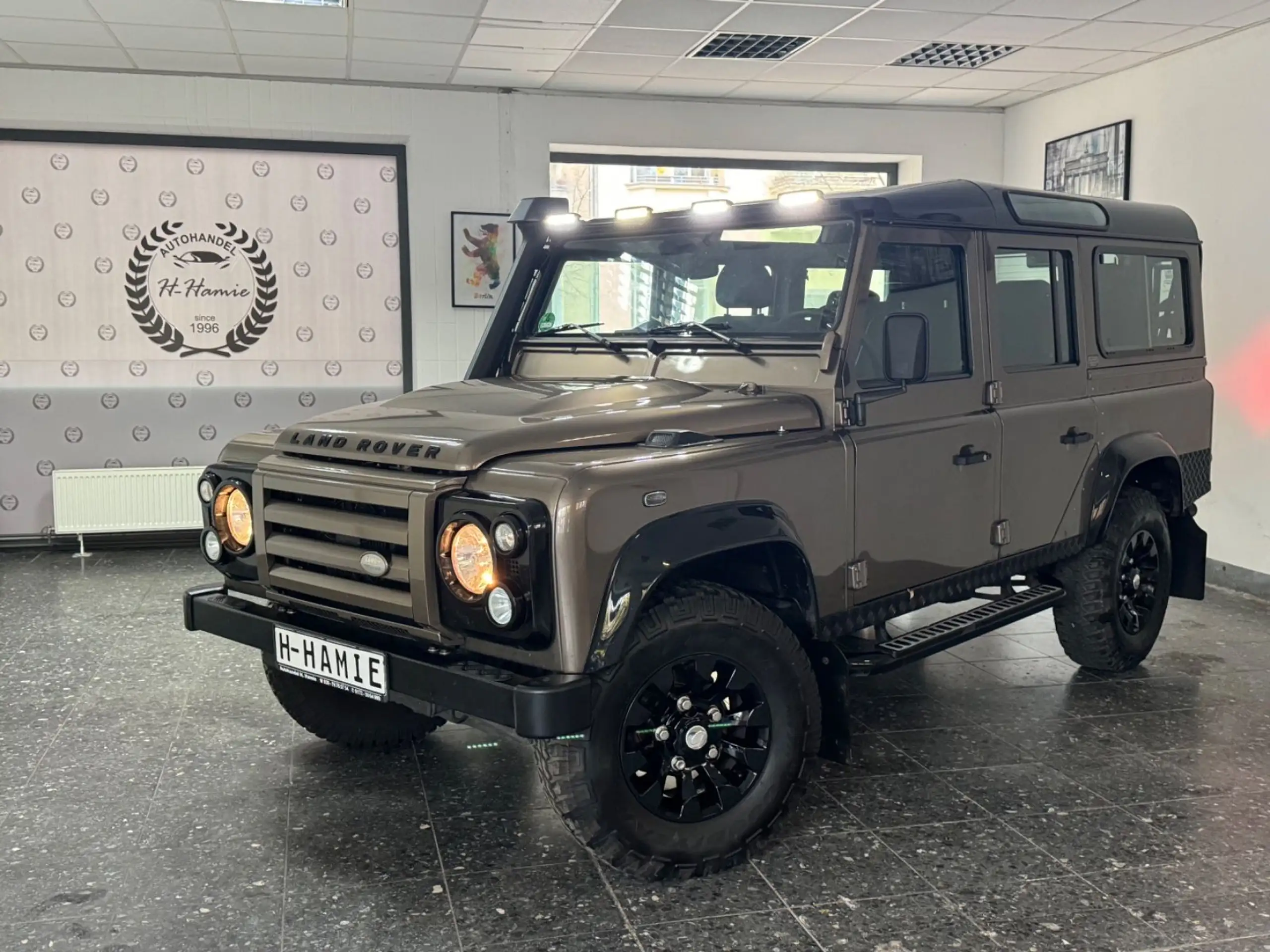 Land Rover Defender 2013