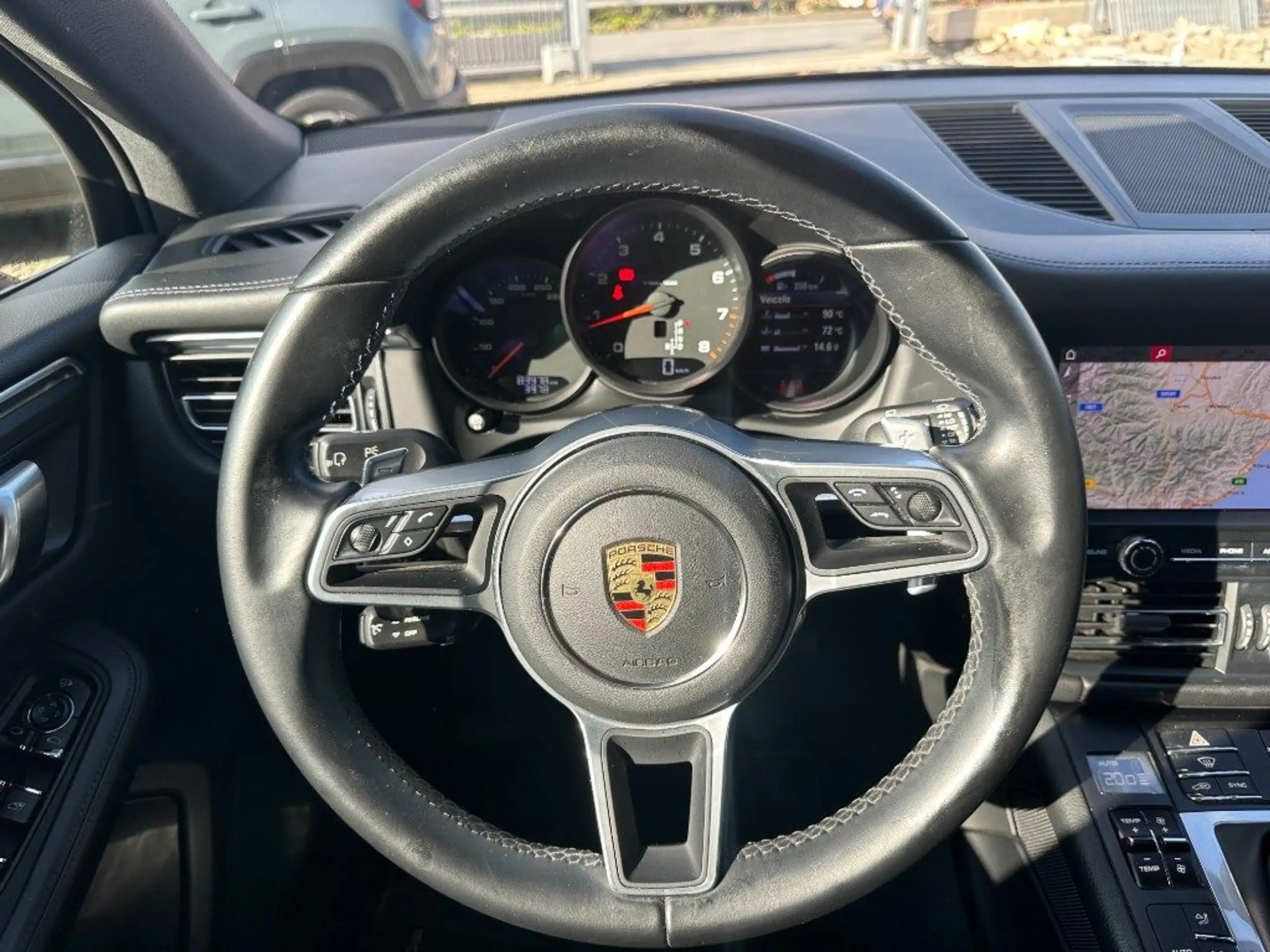 Porsche - Macan