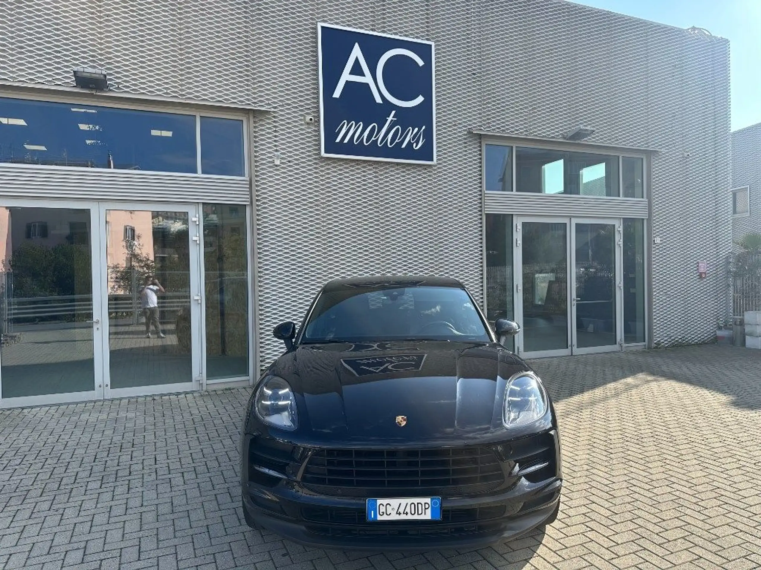 Porsche - Macan