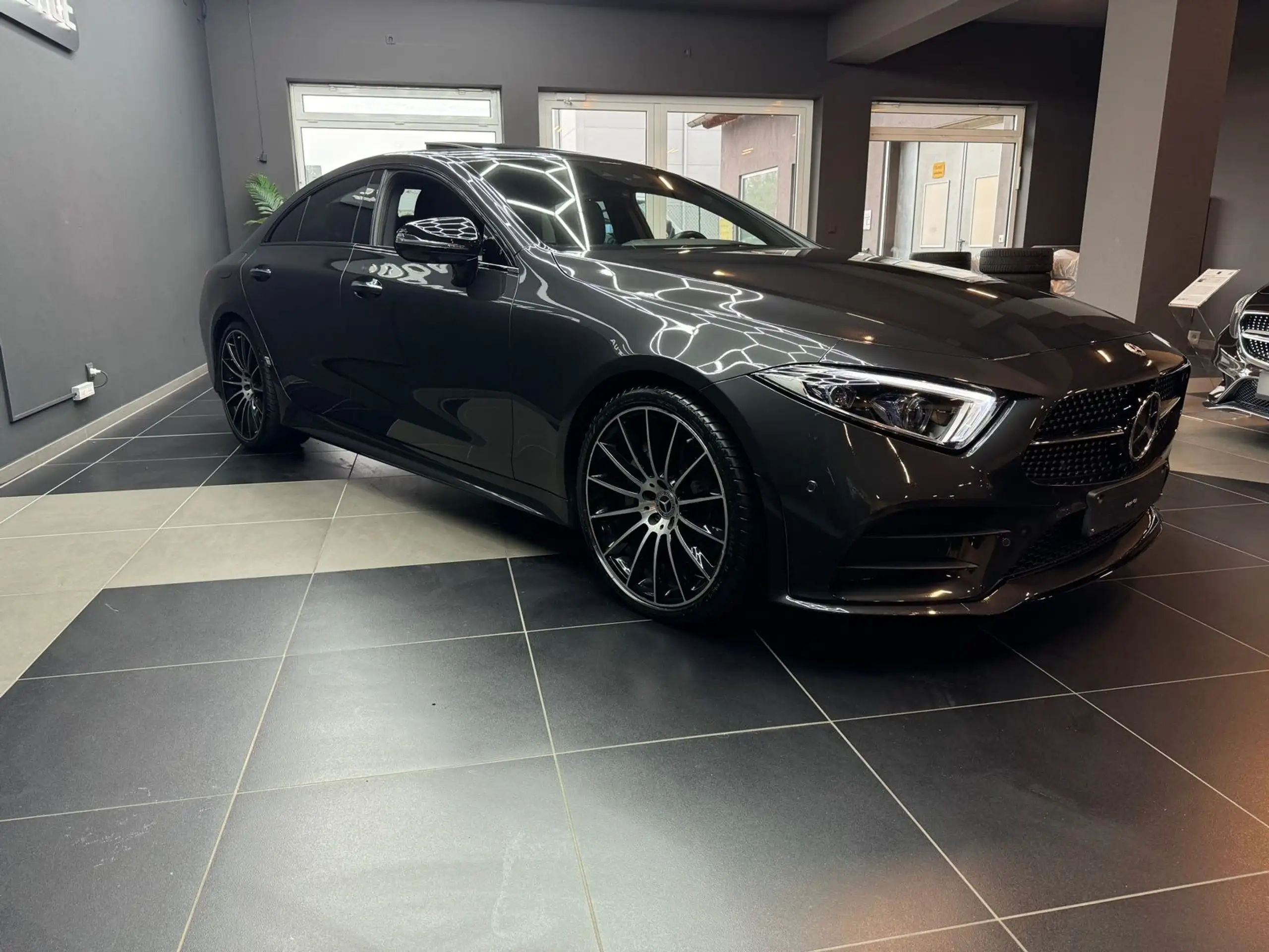 Mercedes-Benz - CLS 450