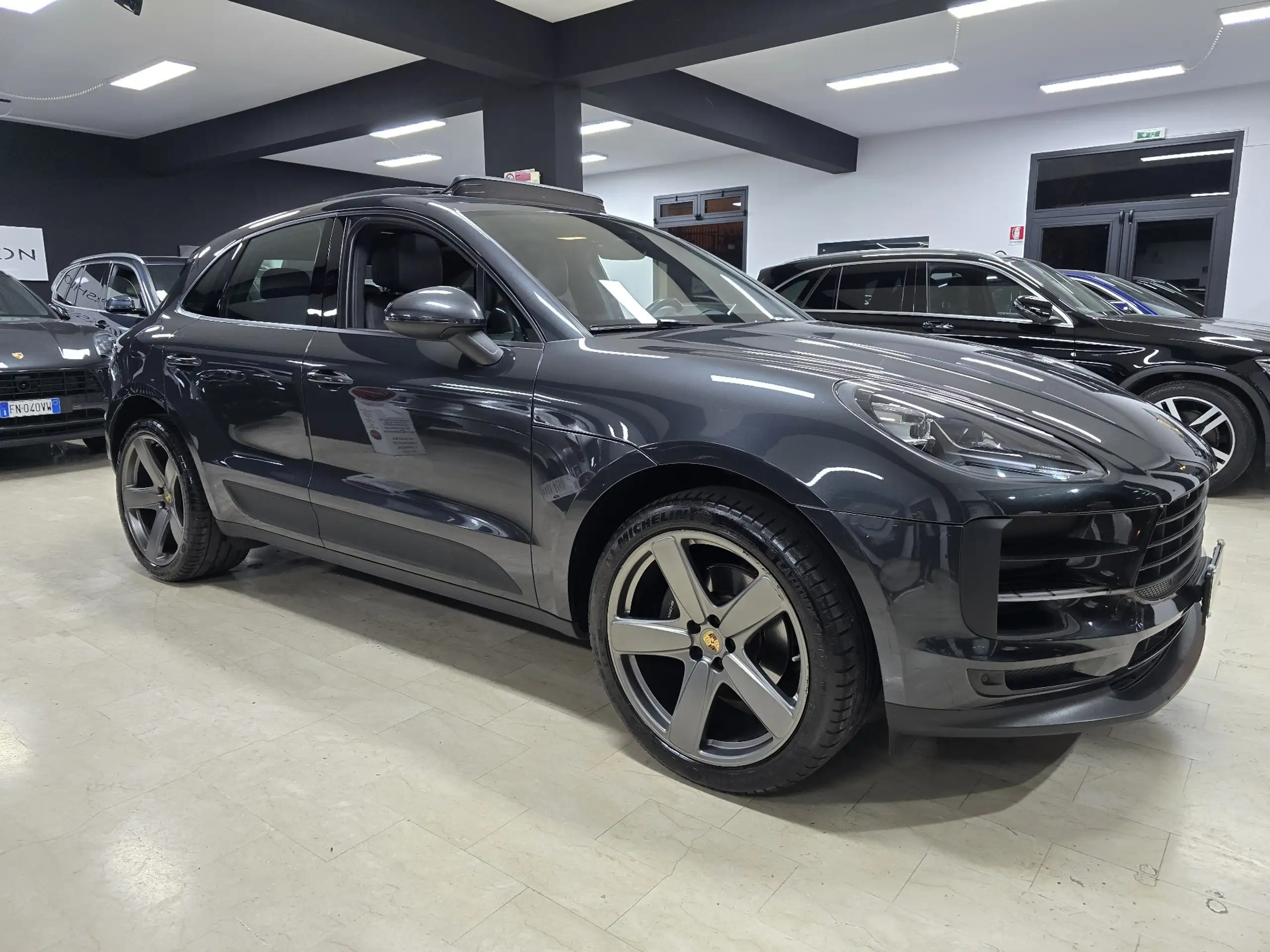 Porsche - Macan