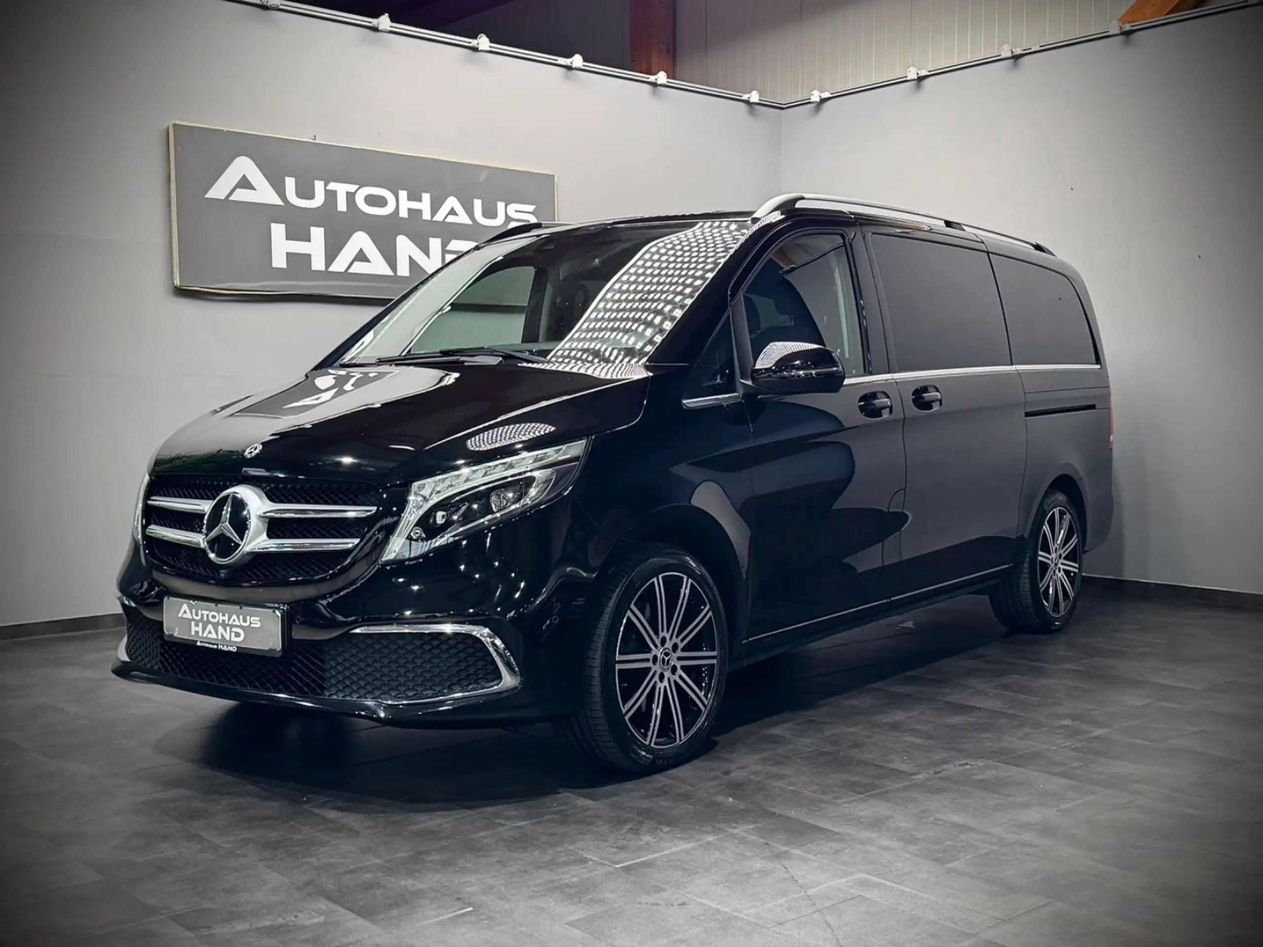 Mercedes-Benz - V 250