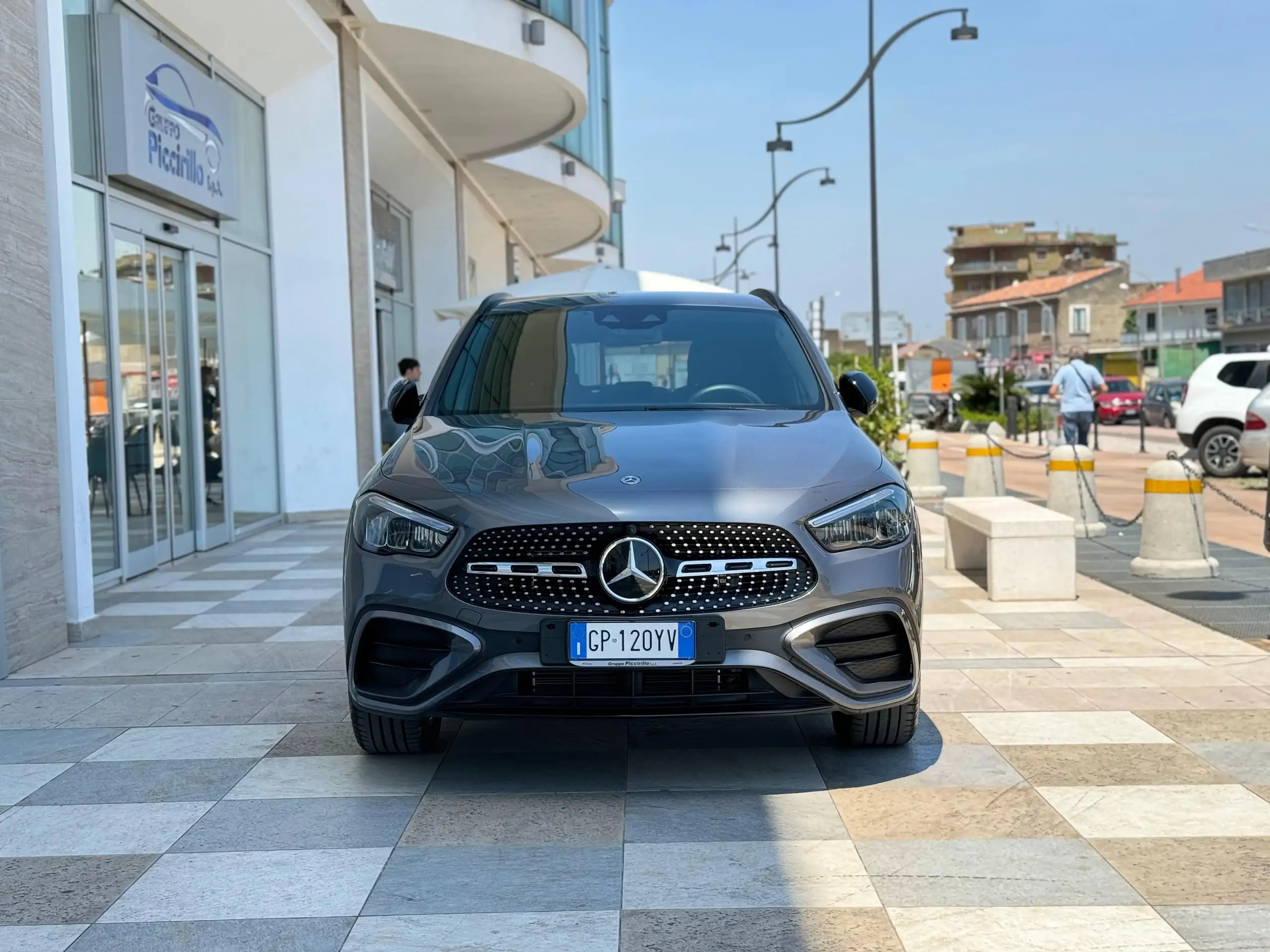 Mercedes-Benz - GLA 250