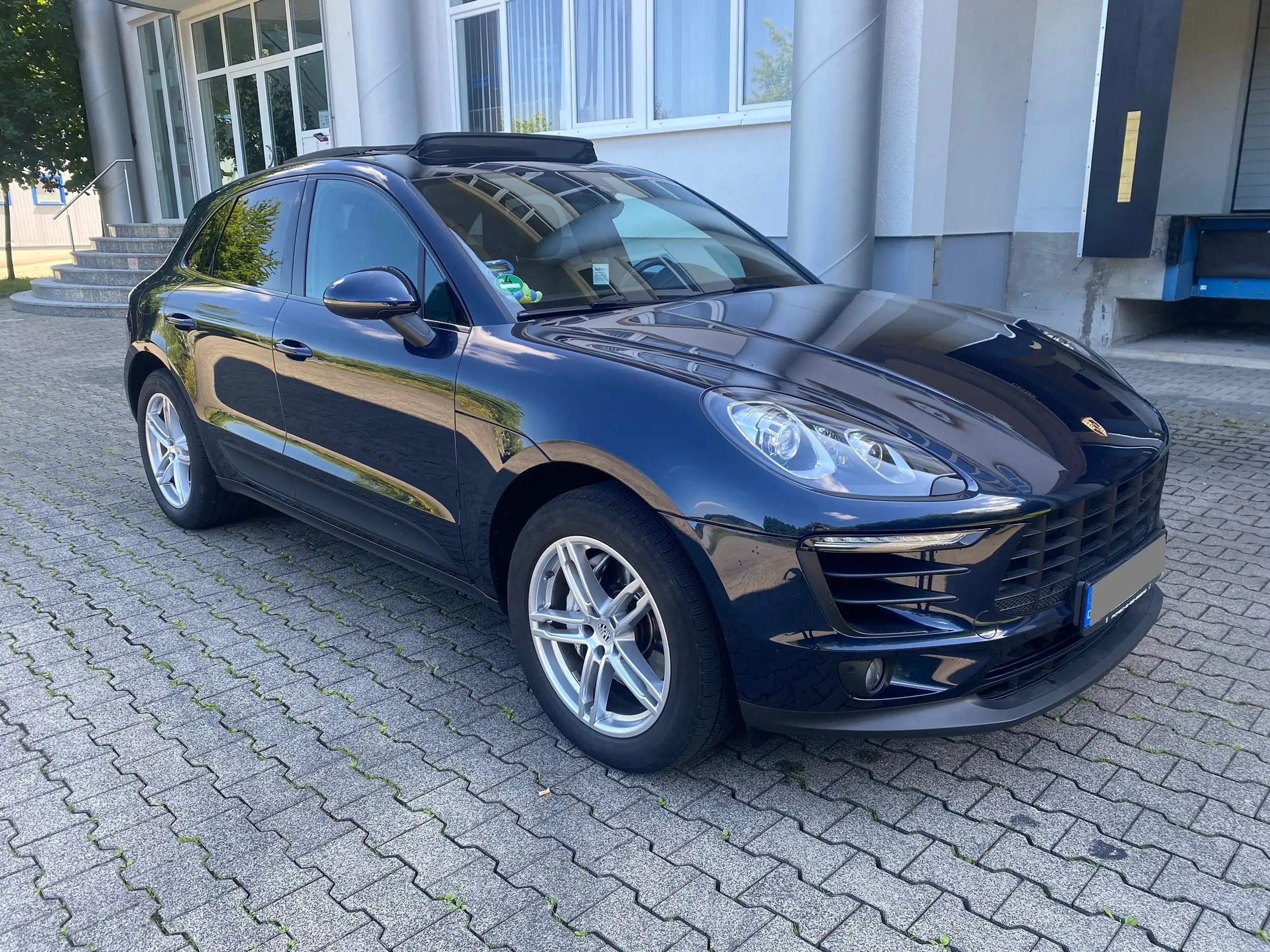 Porsche - Macan