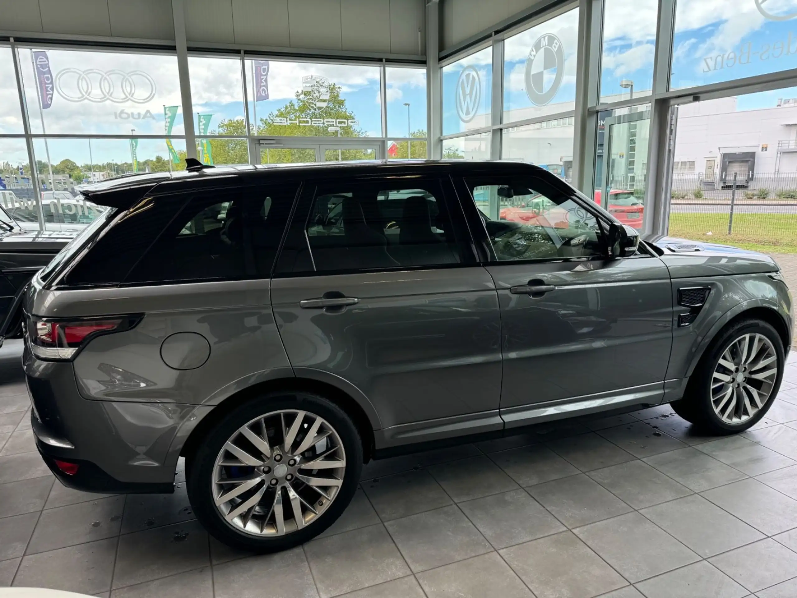 Land Rover - Range Rover Sport