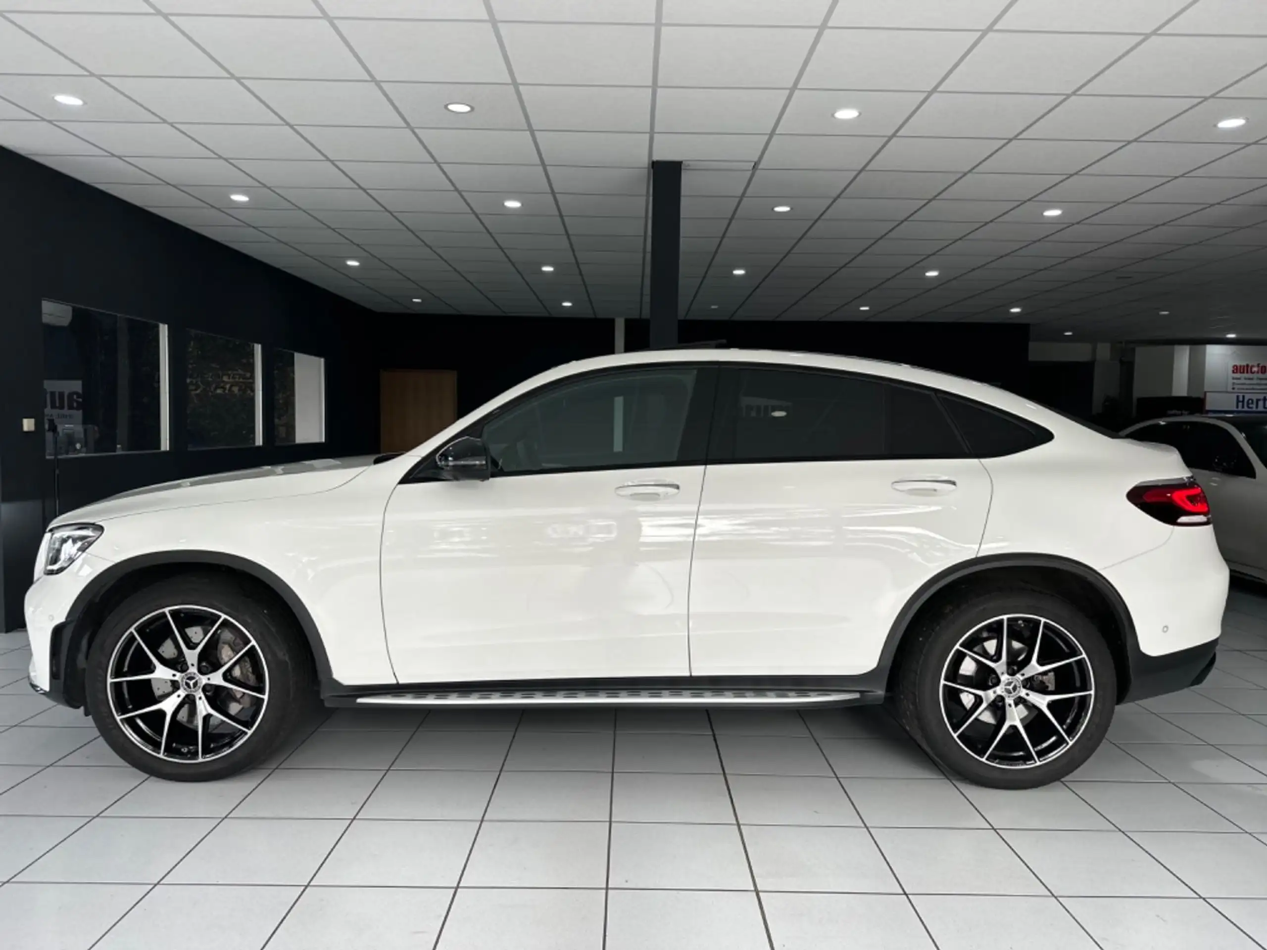 Mercedes-Benz - GLC 220