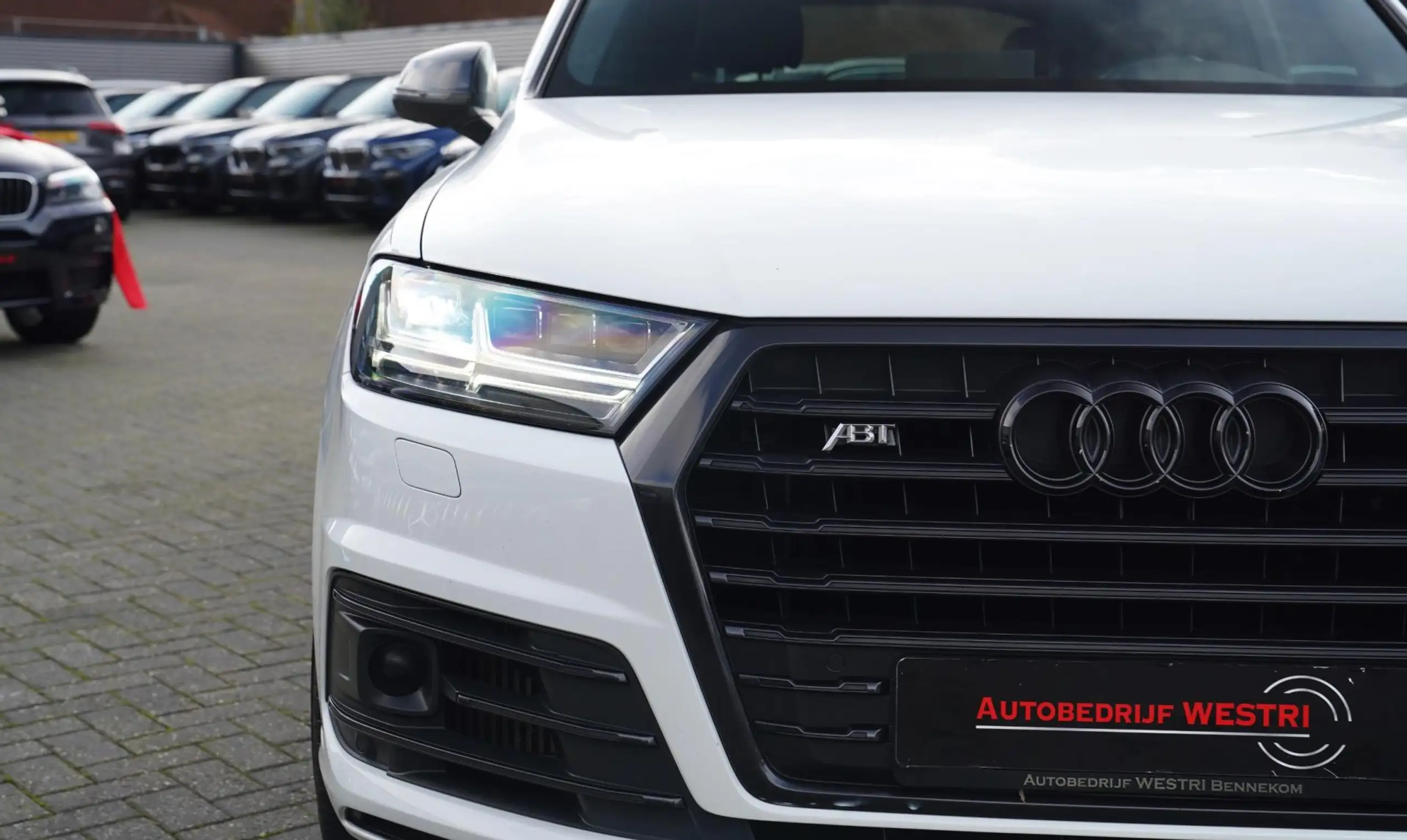 Audi - SQ7