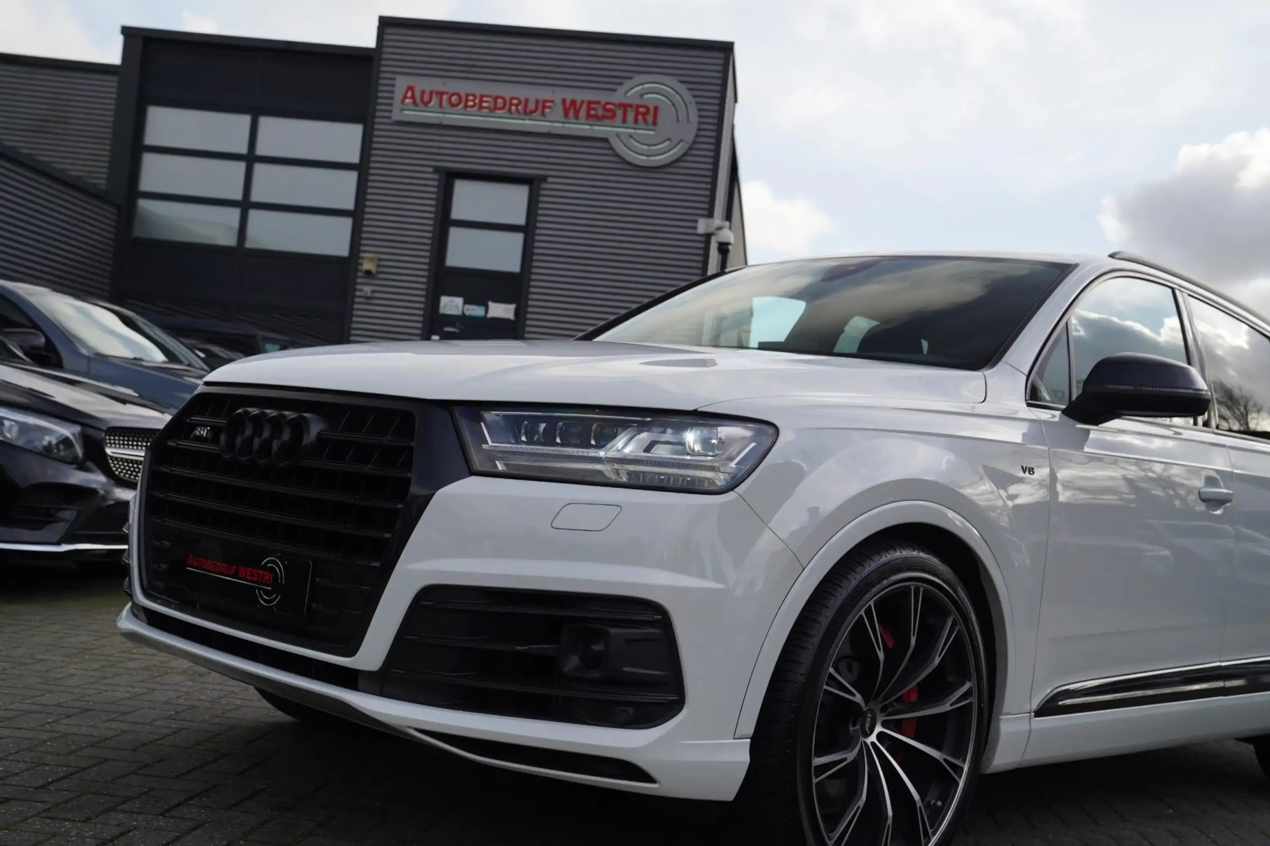 Audi - SQ7