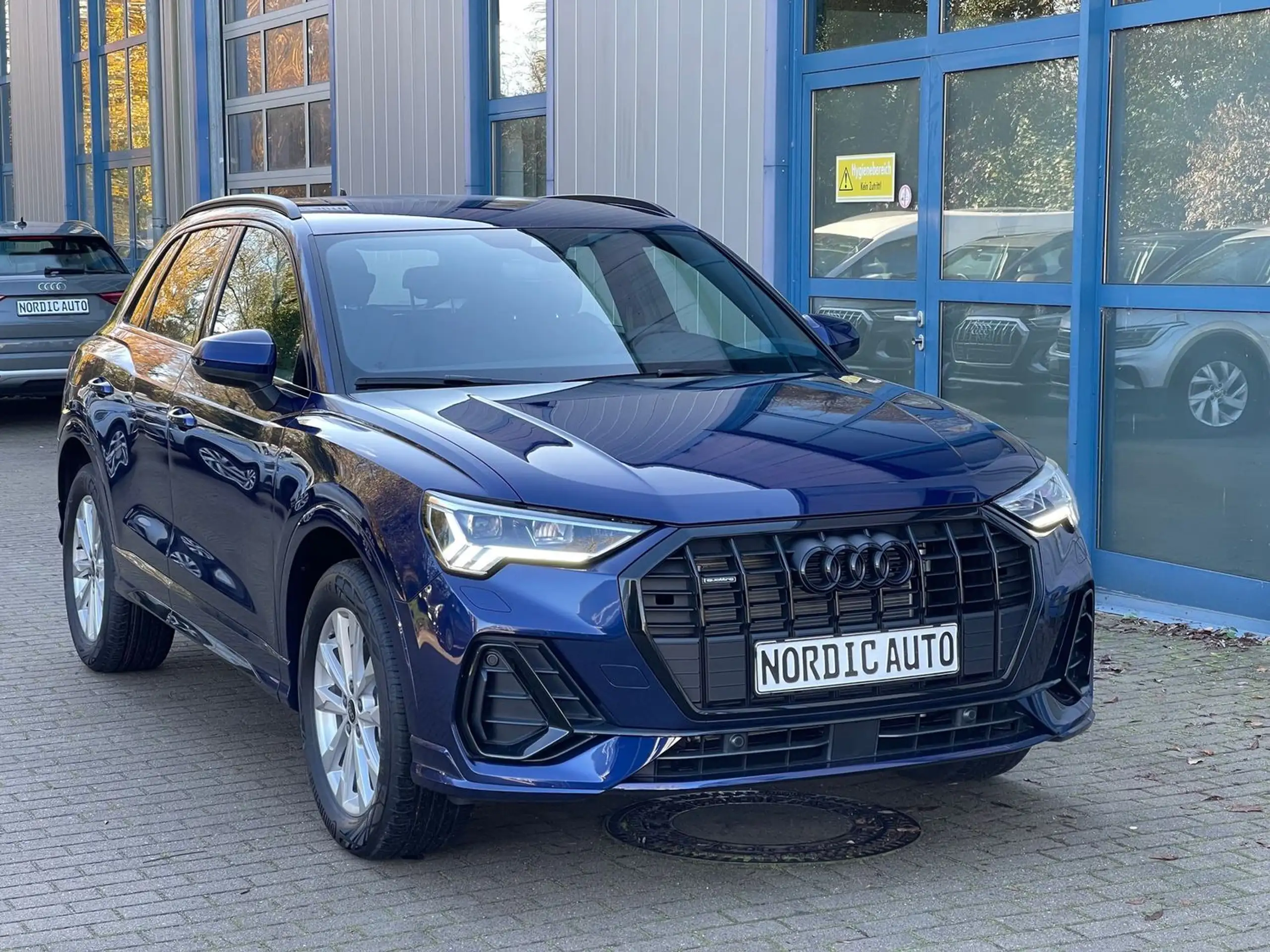 Audi - Q3