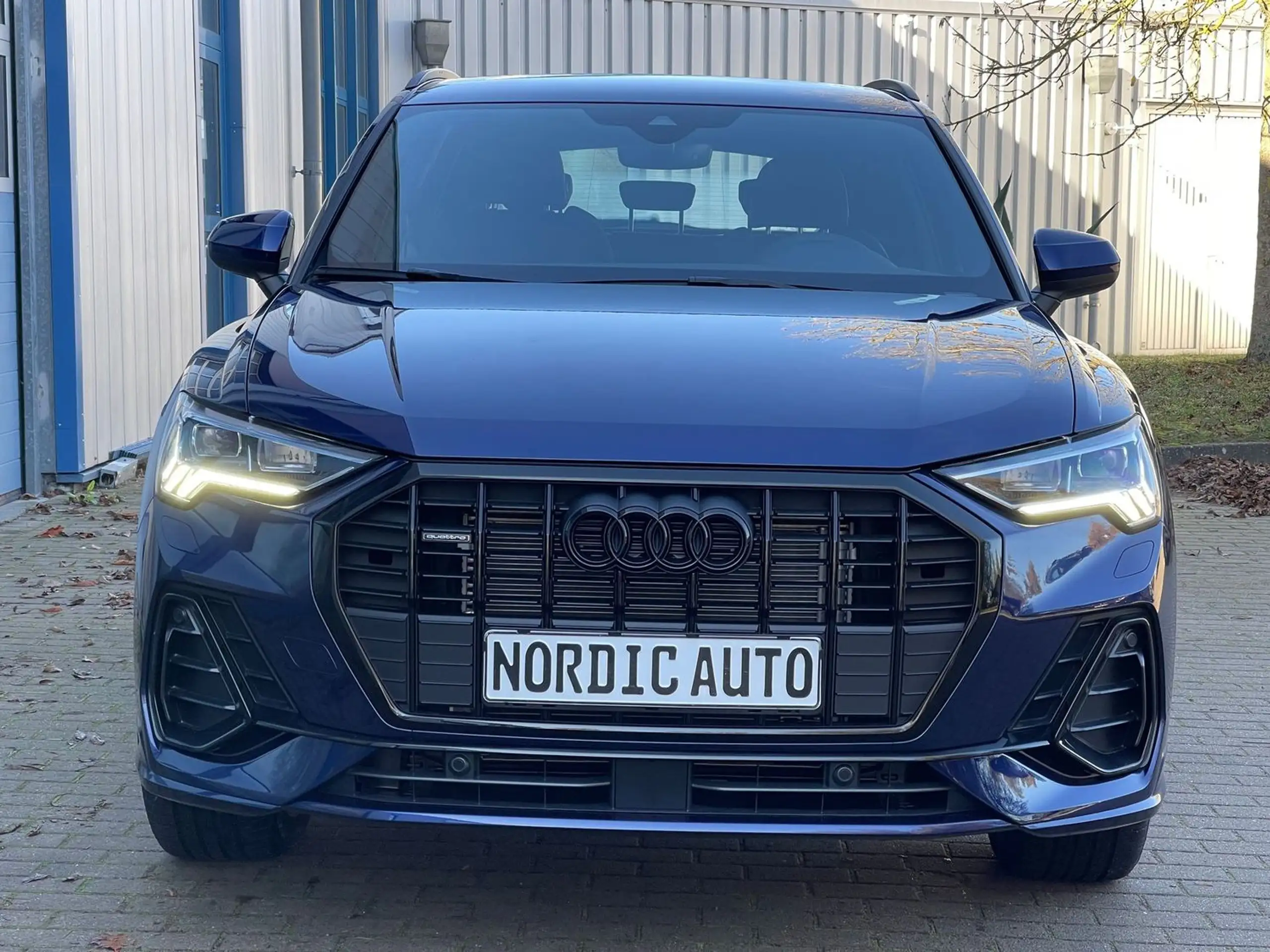 Audi - Q3