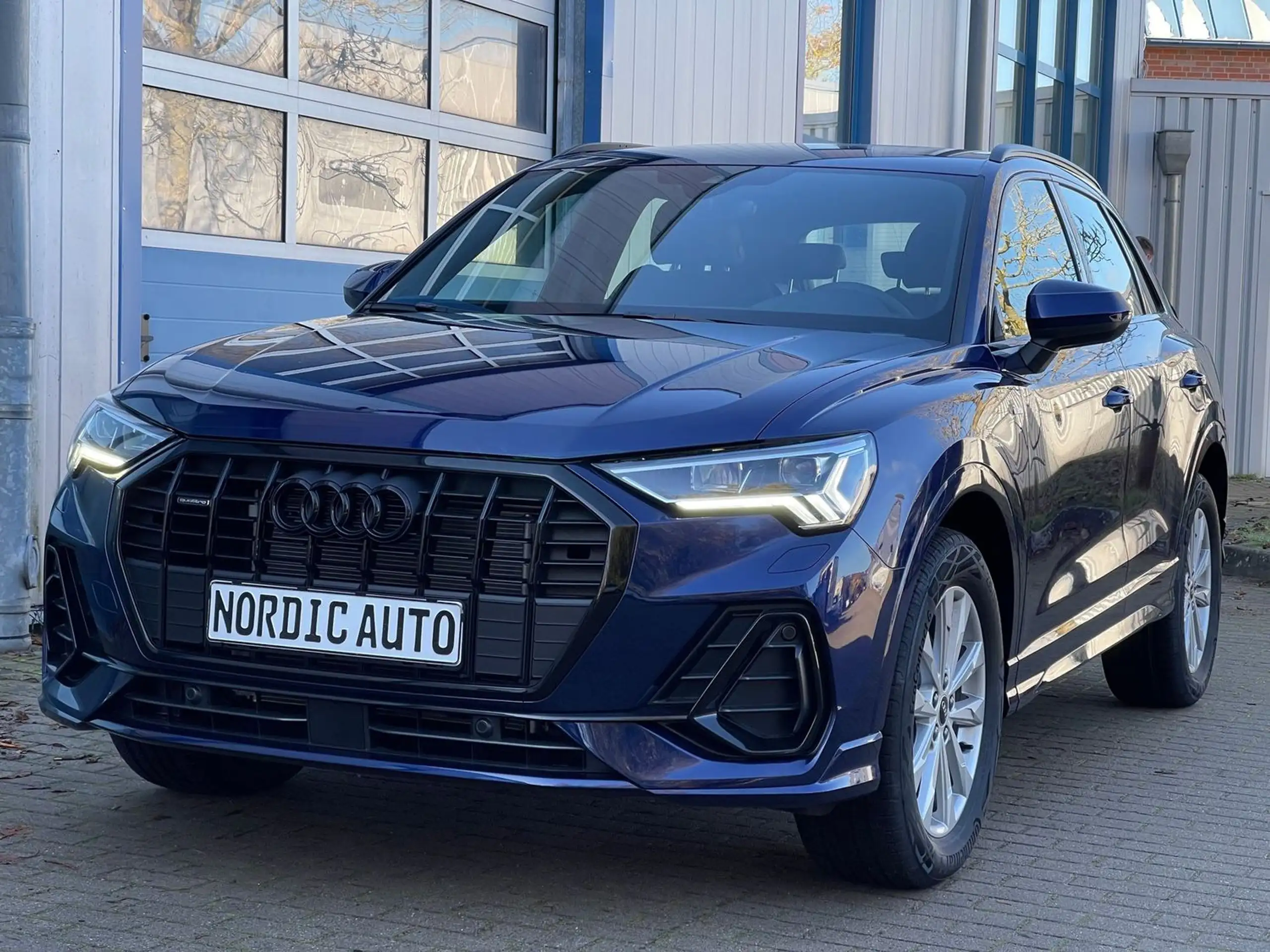 Audi - Q3