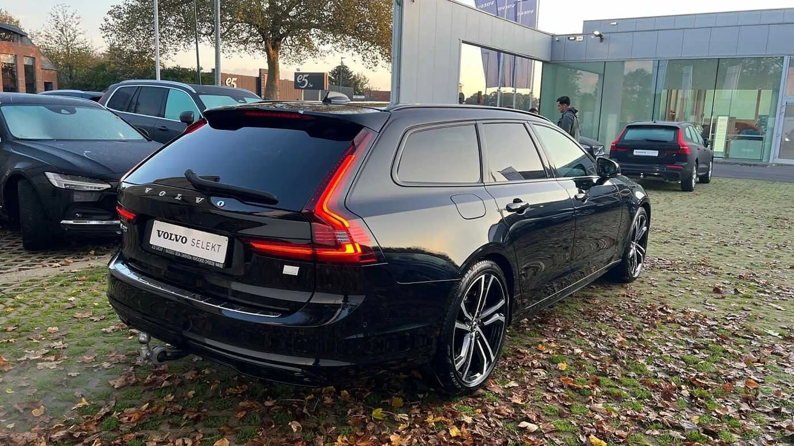 Volvo - V90