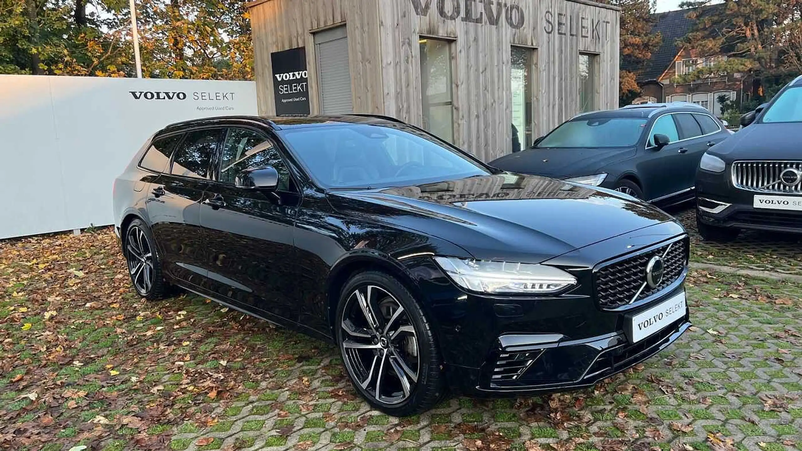 Volvo - V90