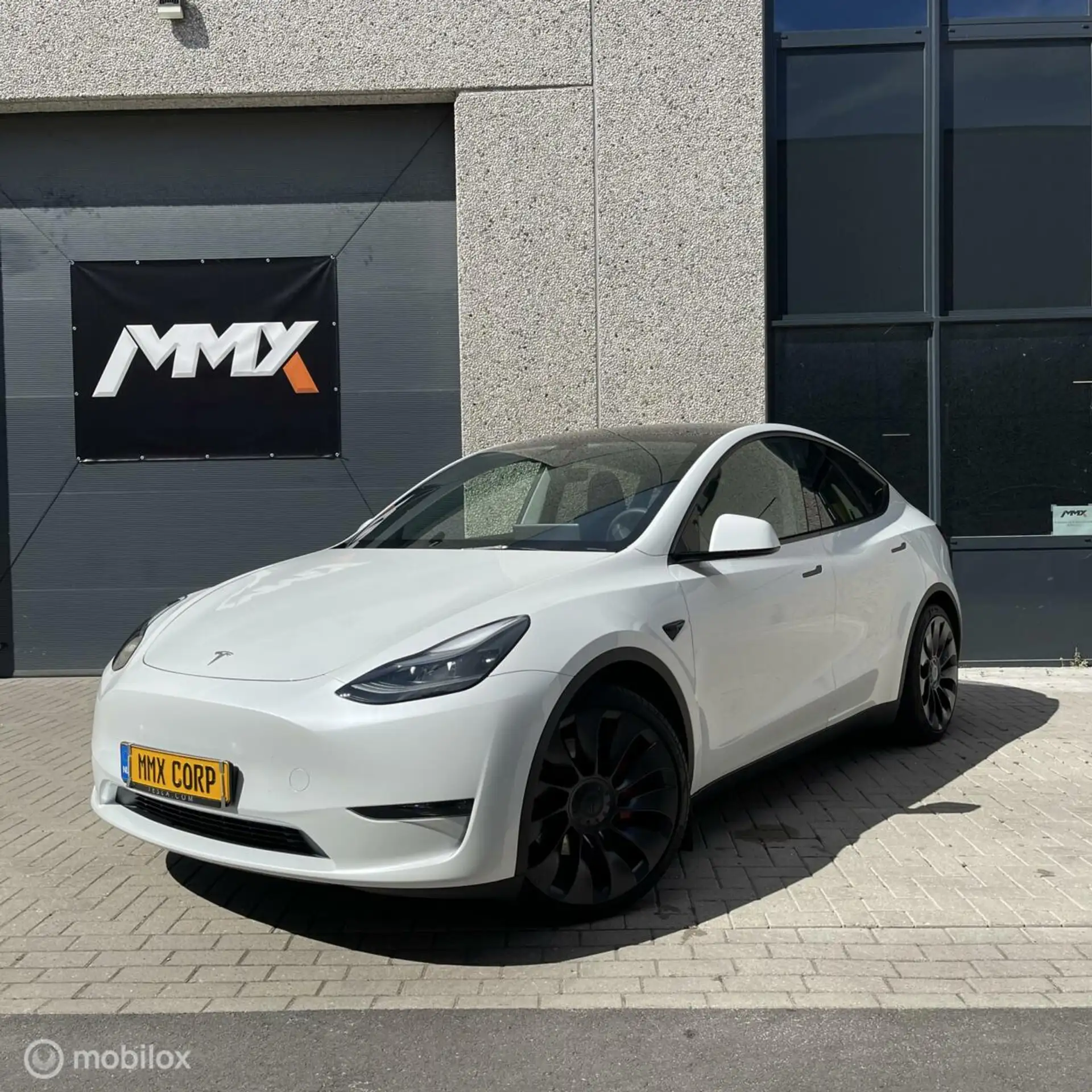 Tesla - Model Y