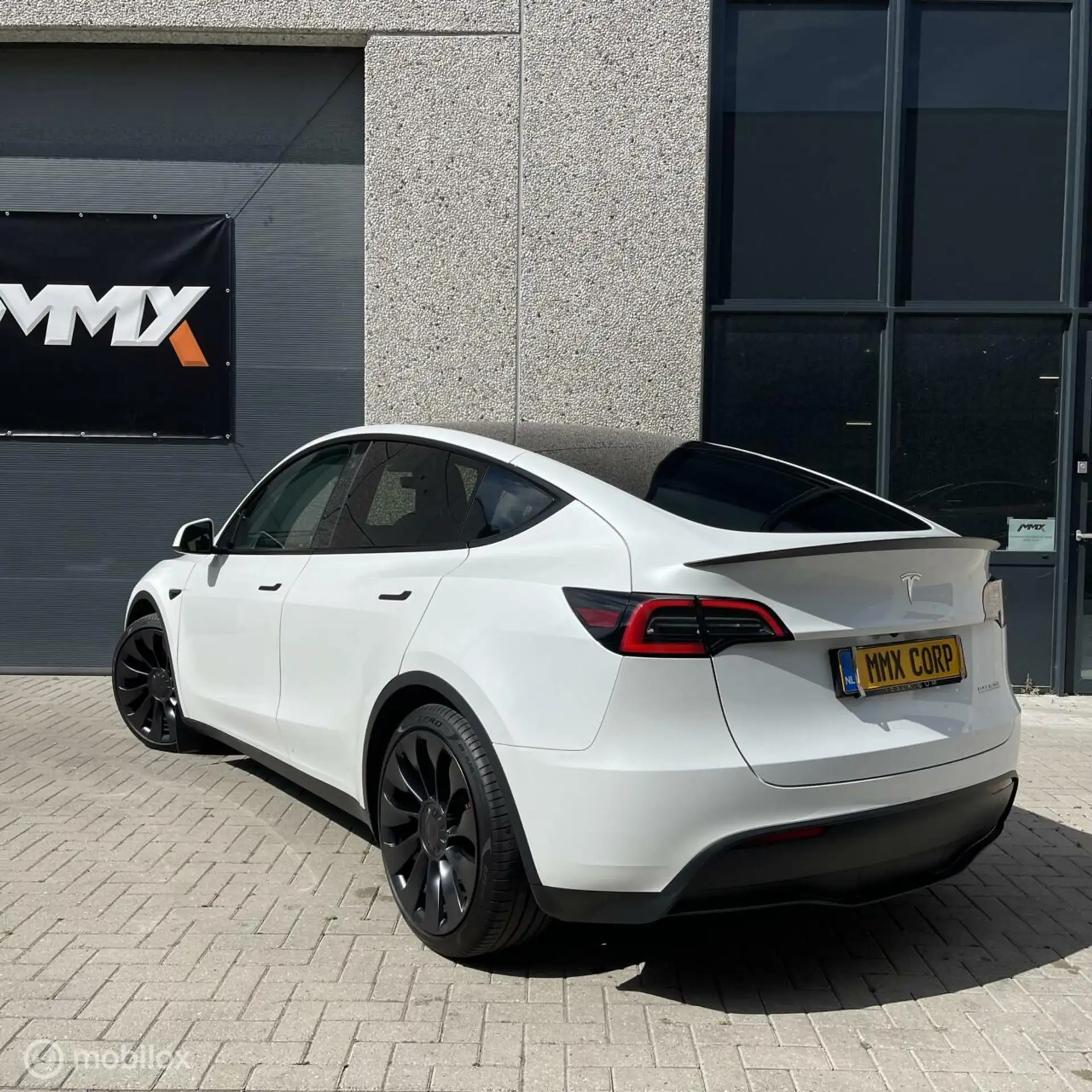 Tesla - Model Y