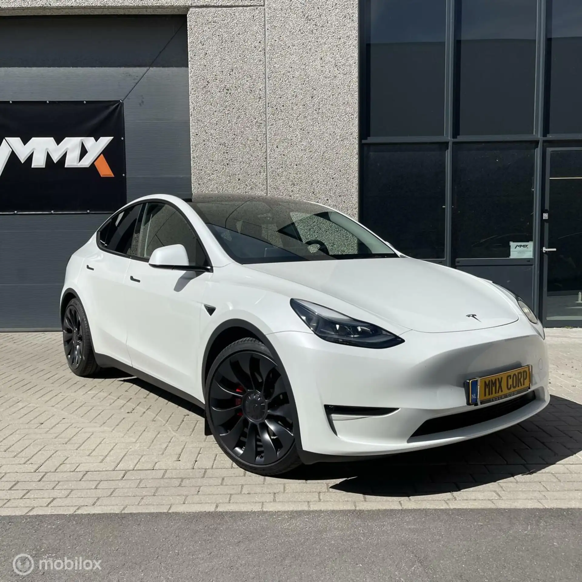 Tesla - Model Y