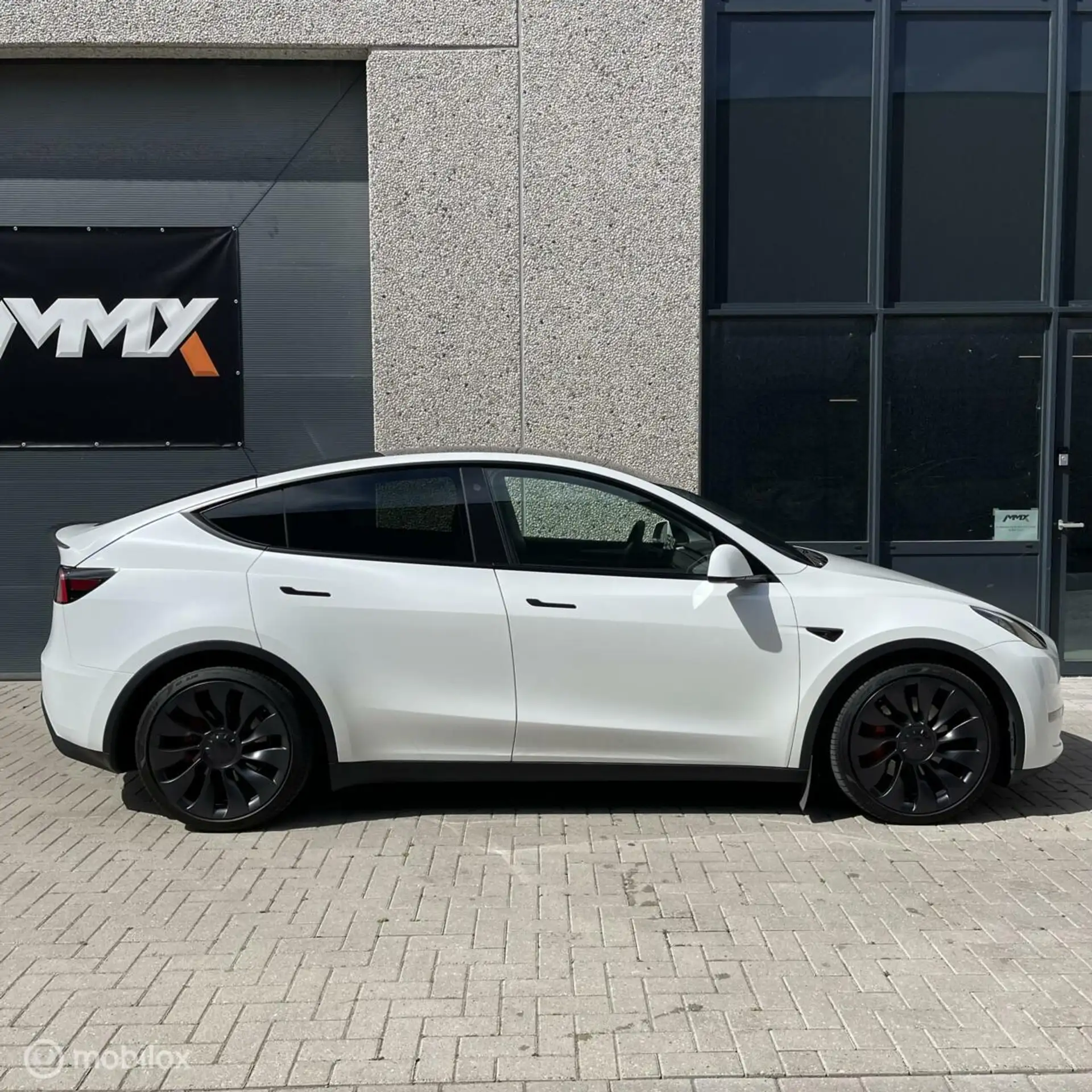 Tesla - Model Y