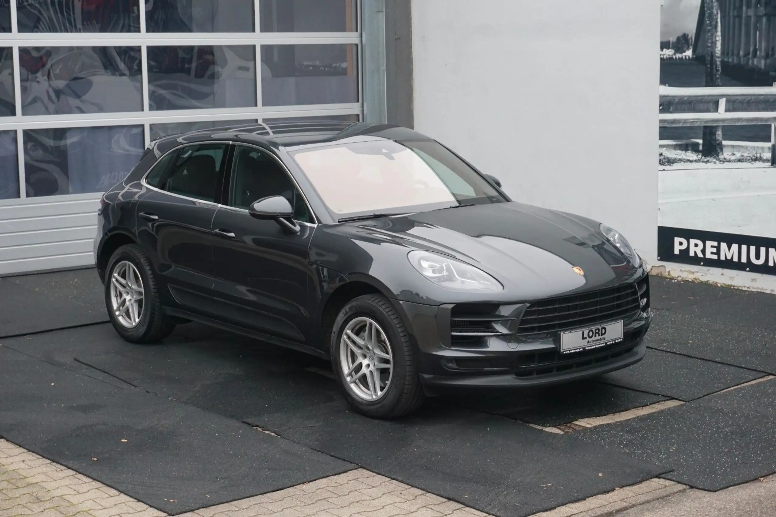 Porsche - Macan