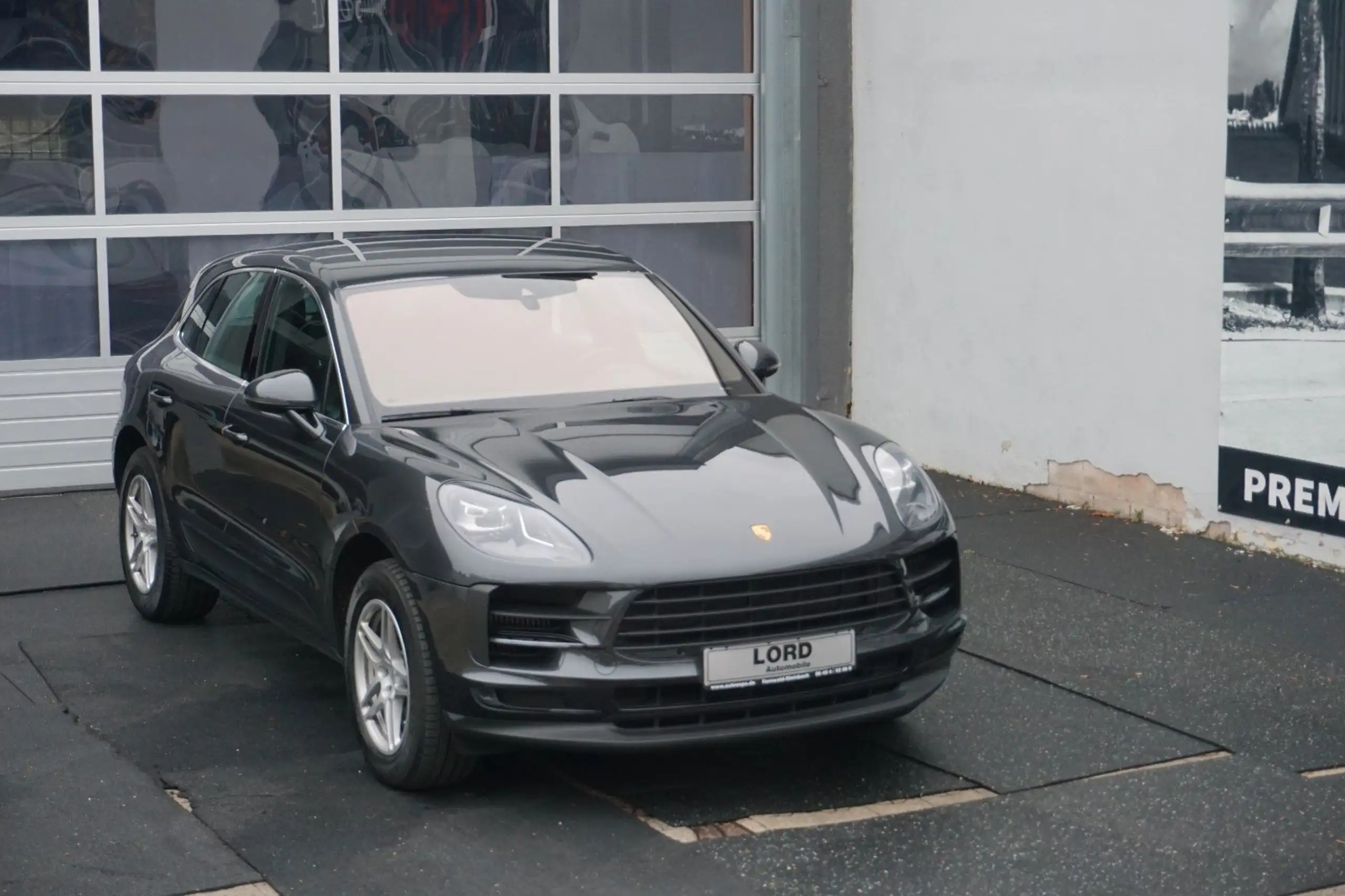 Porsche - Macan