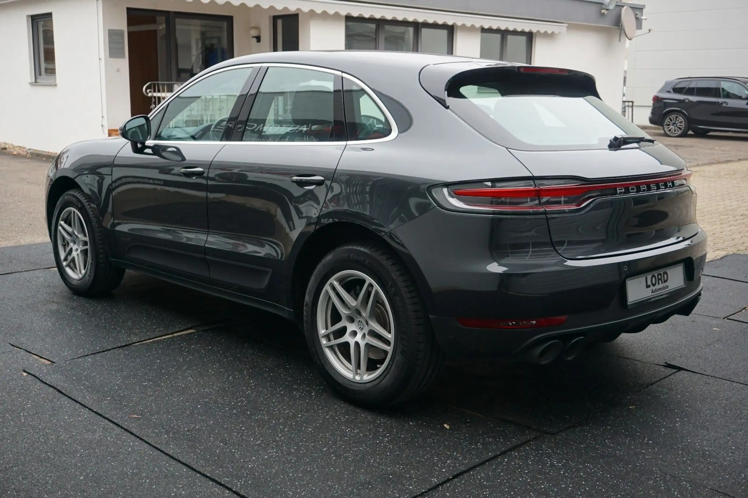 Porsche - Macan