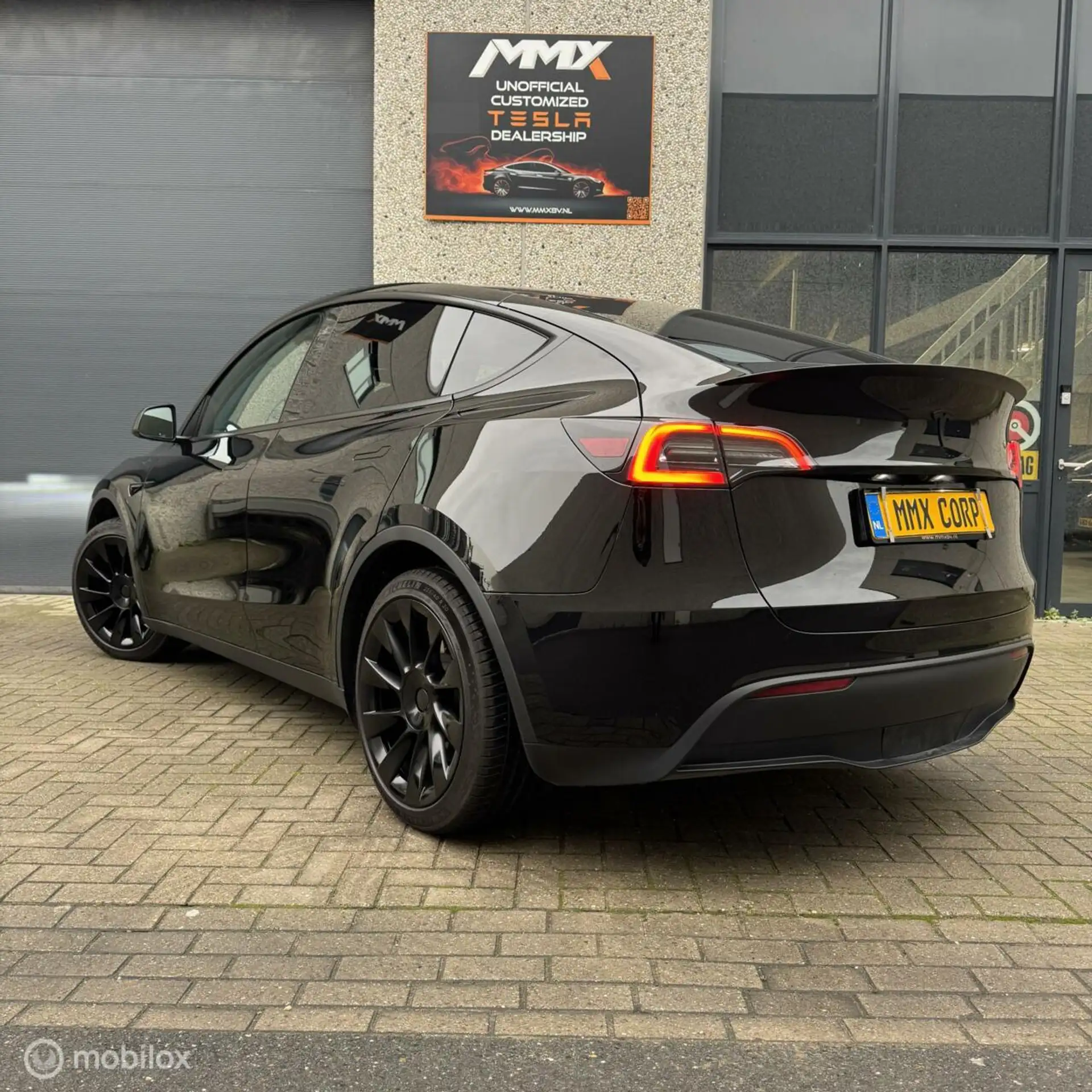 Tesla - Model Y