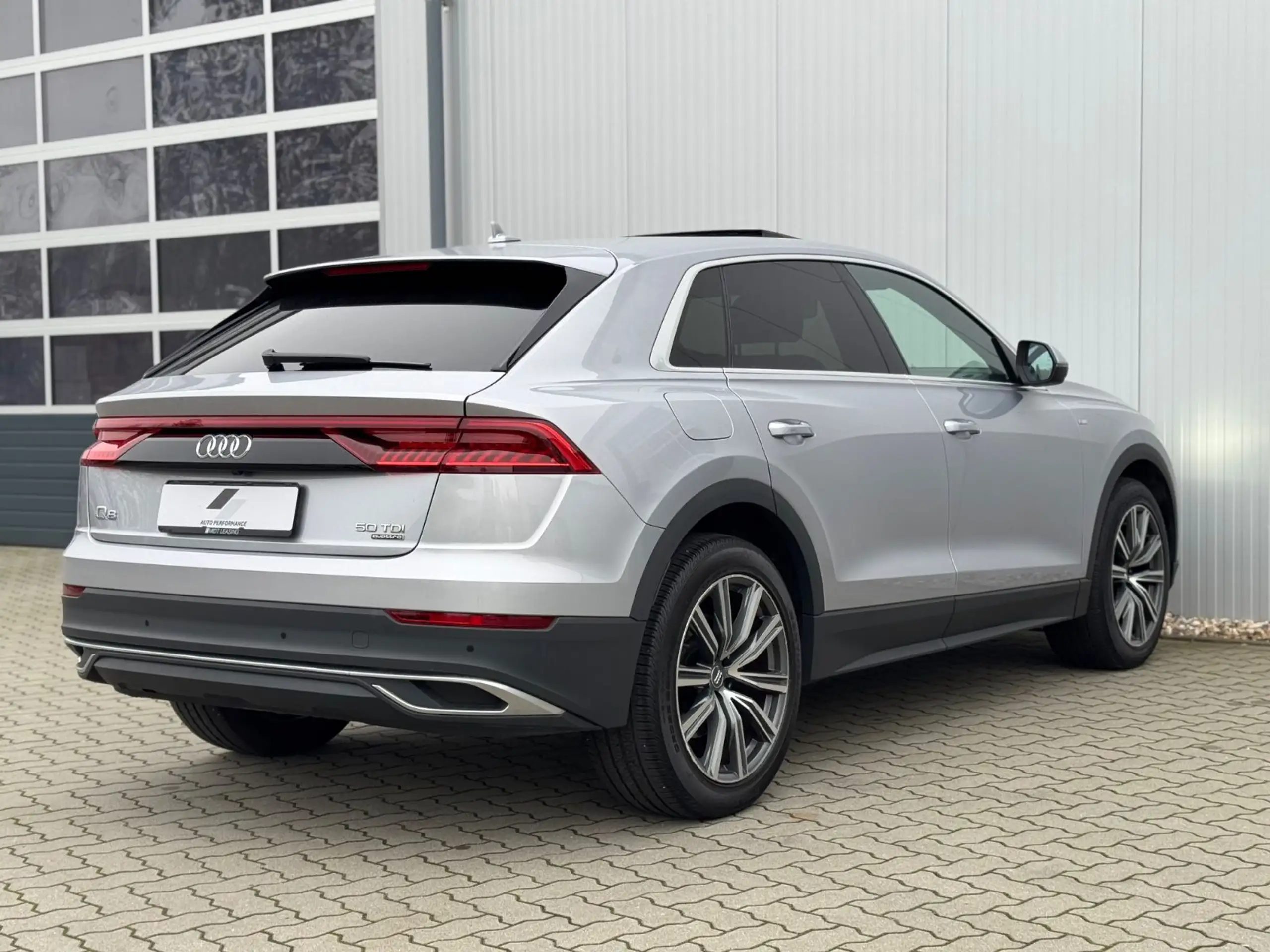 Audi - Q8