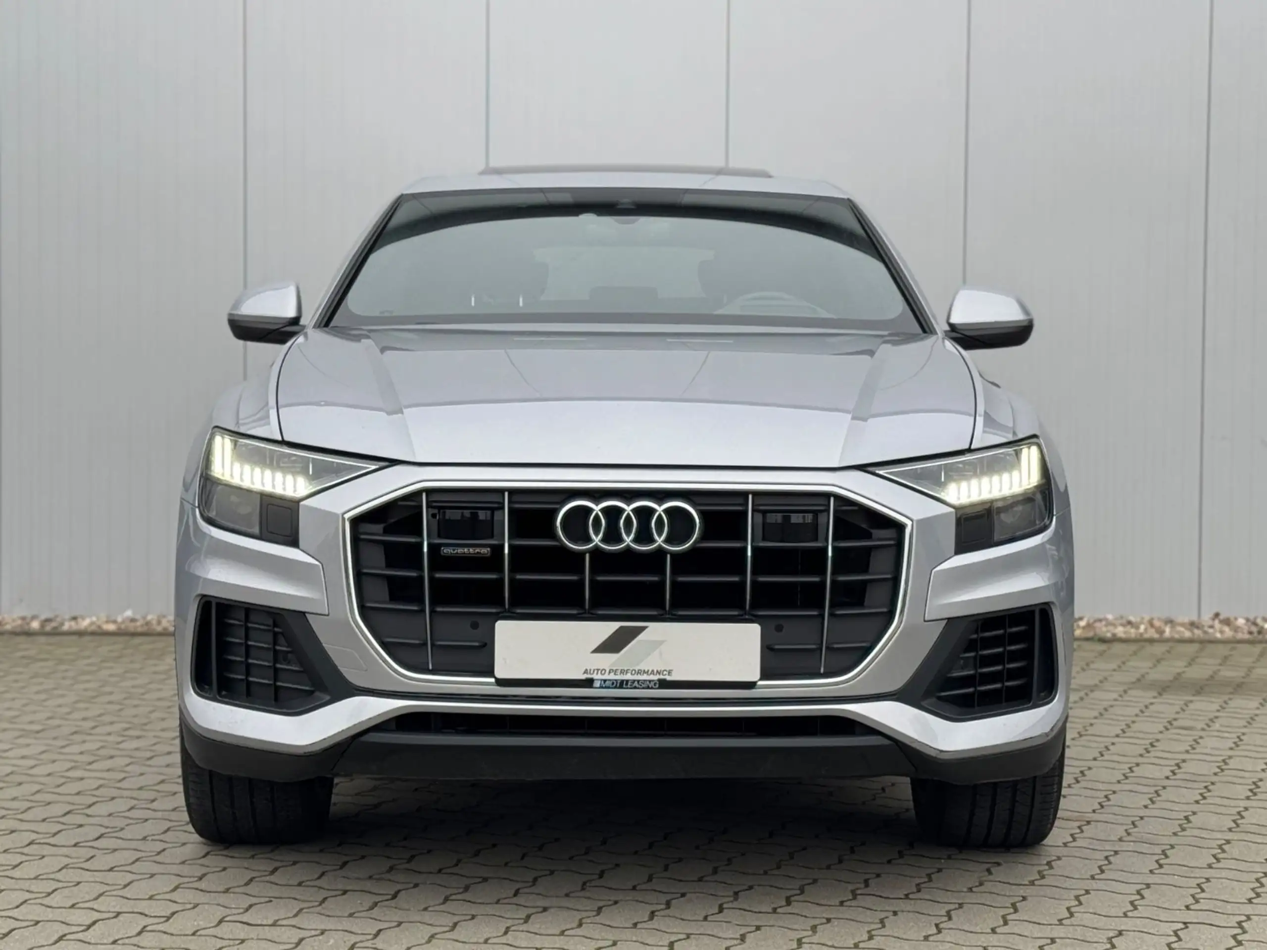 Audi - Q8