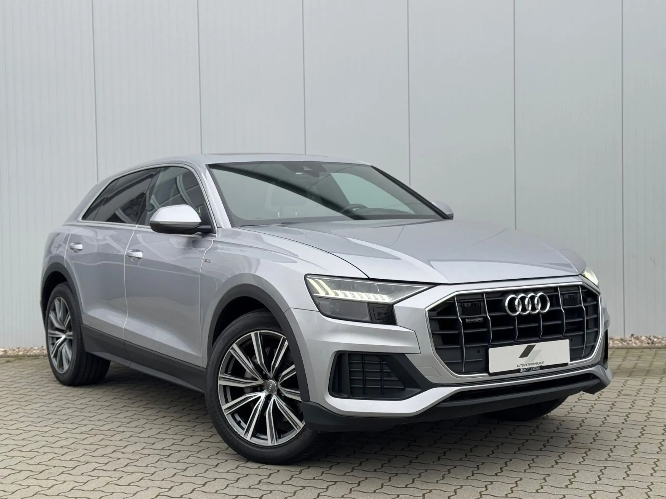 Audi - Q8