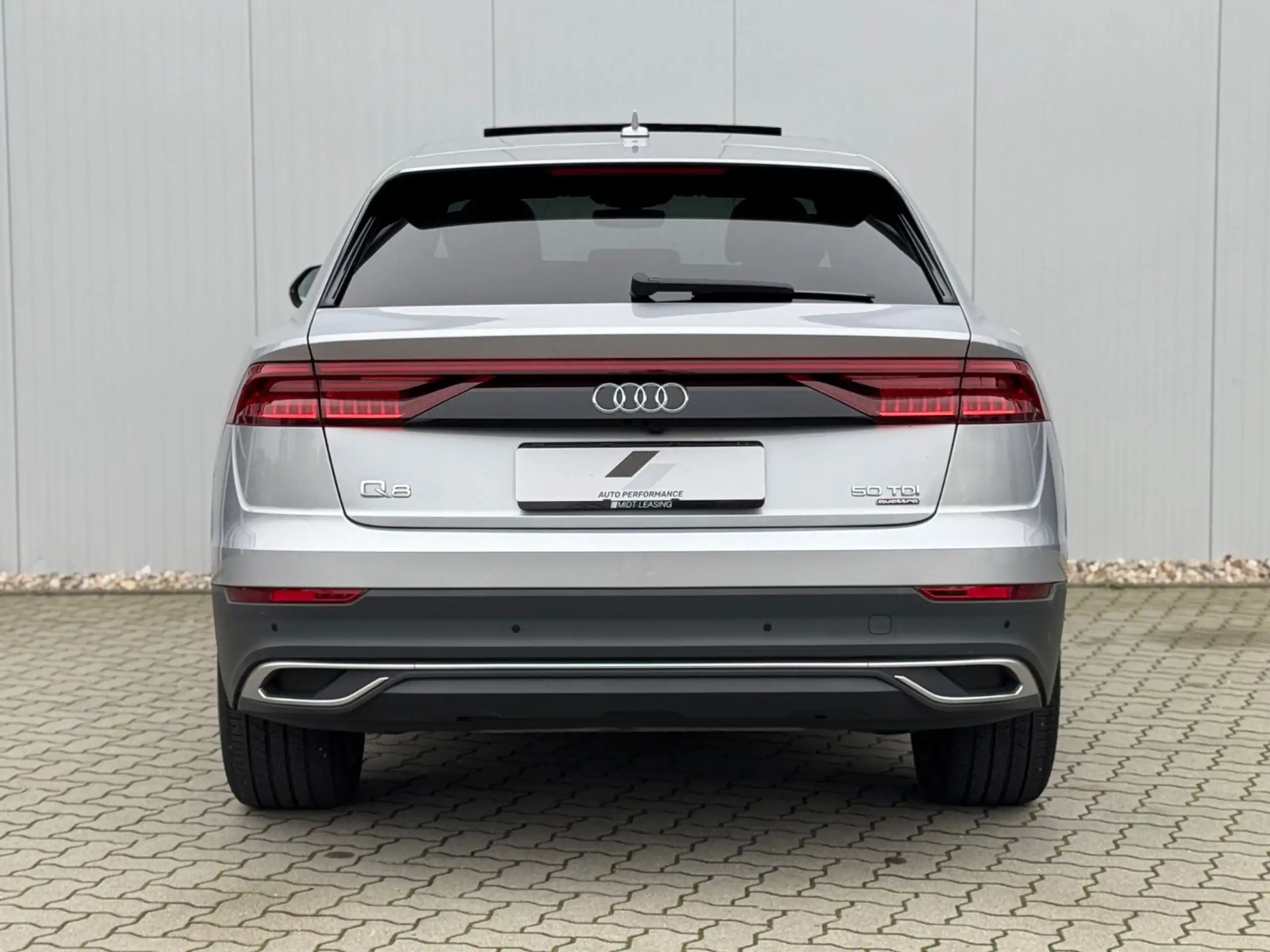 Audi - Q8