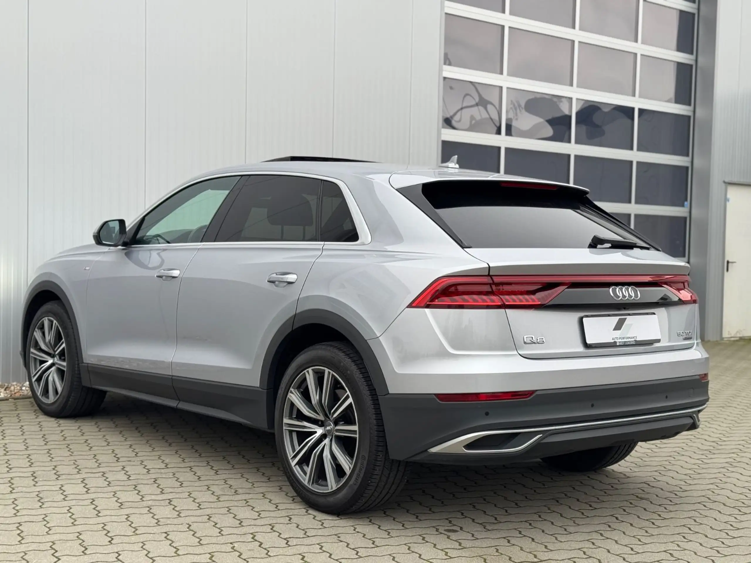 Audi - Q8