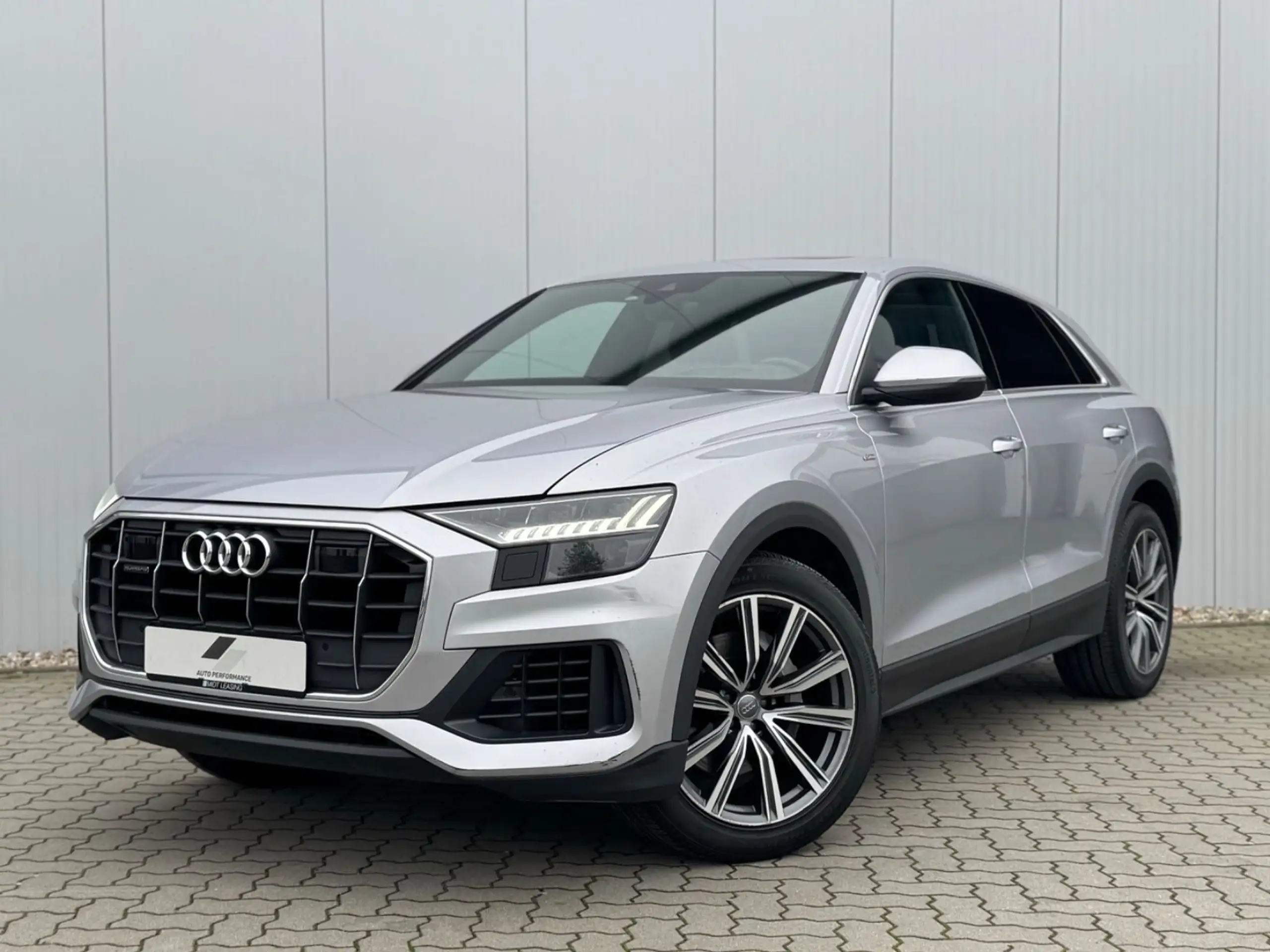 Audi - Q8