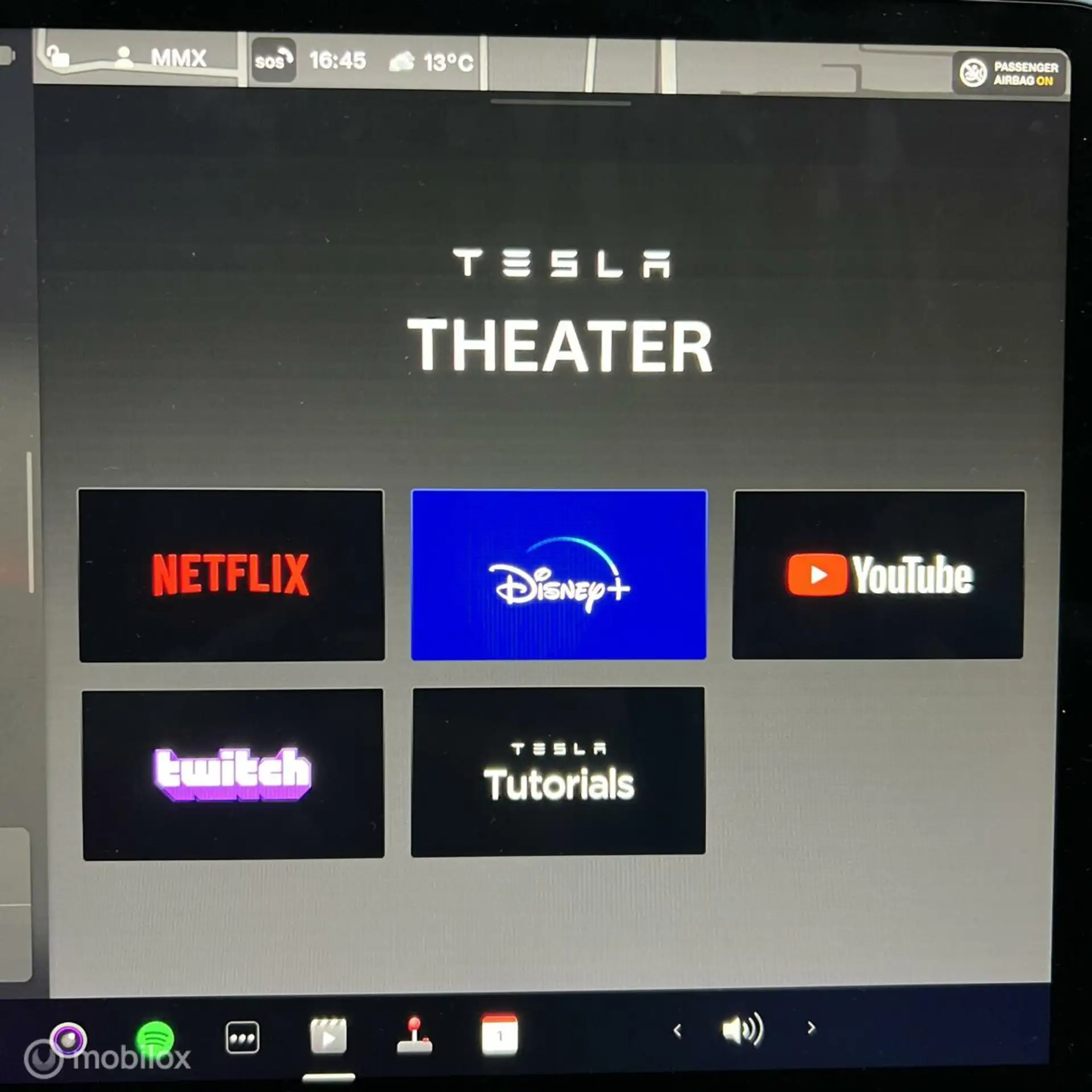 Tesla - Model Y