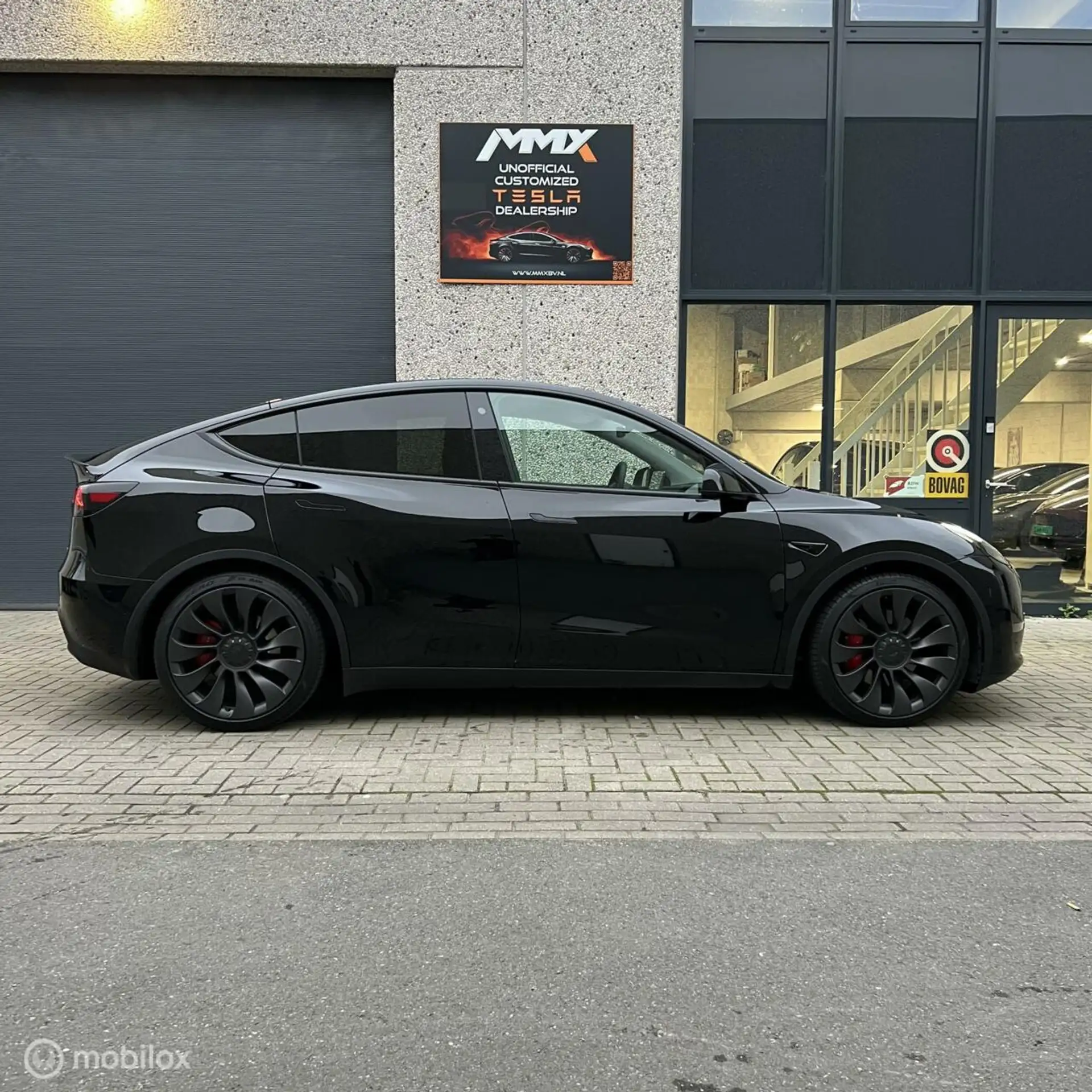 Tesla - Model Y