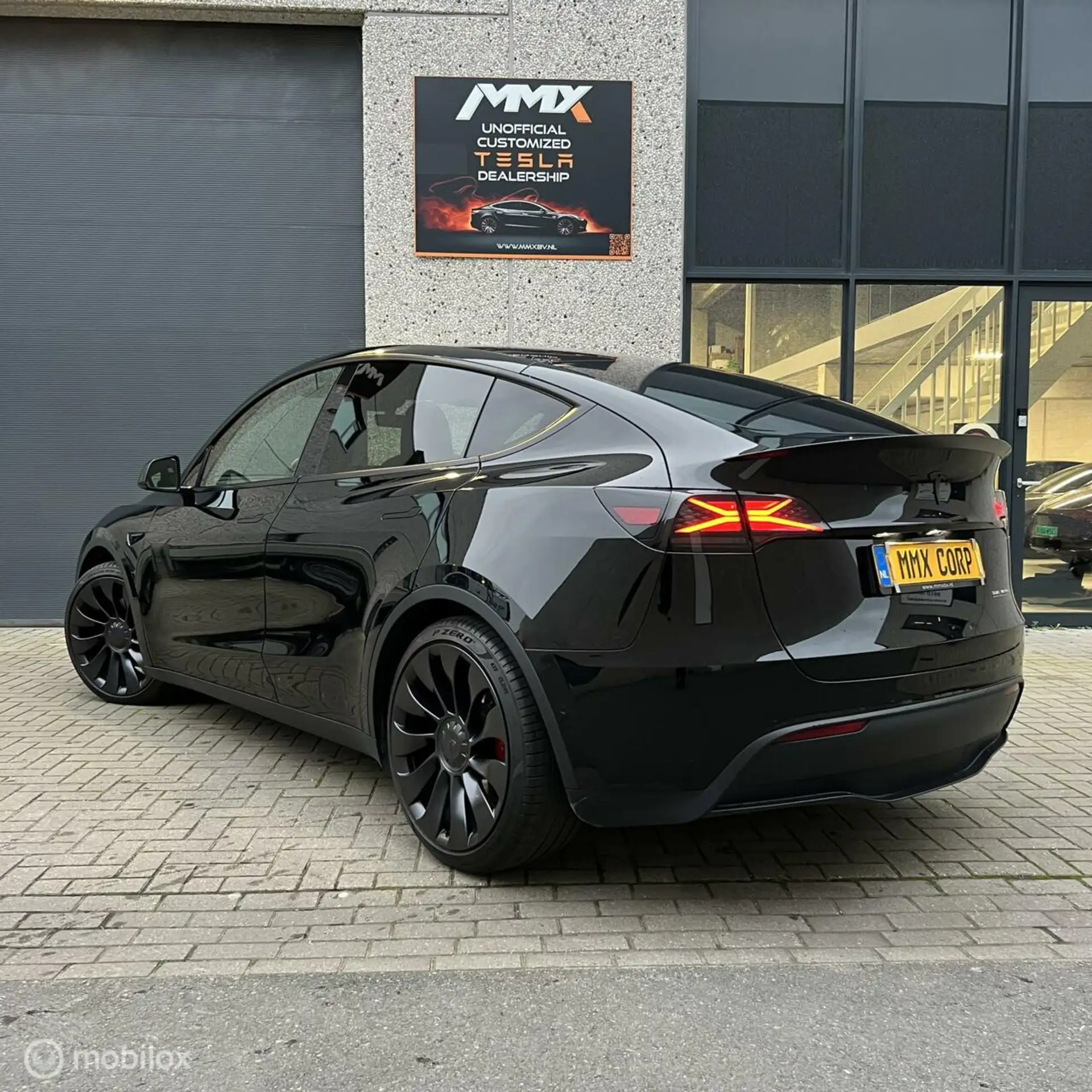 Tesla - Model Y