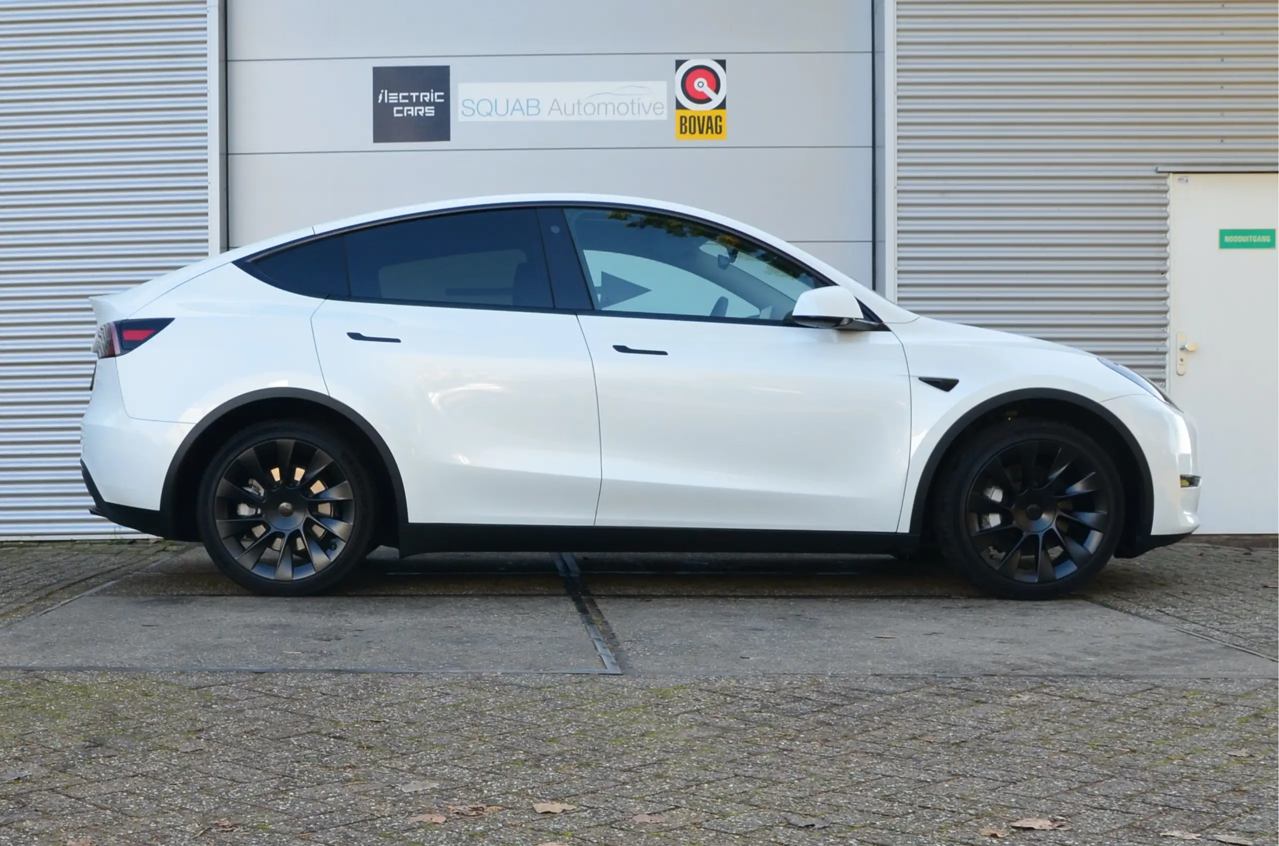 Tesla - Model Y