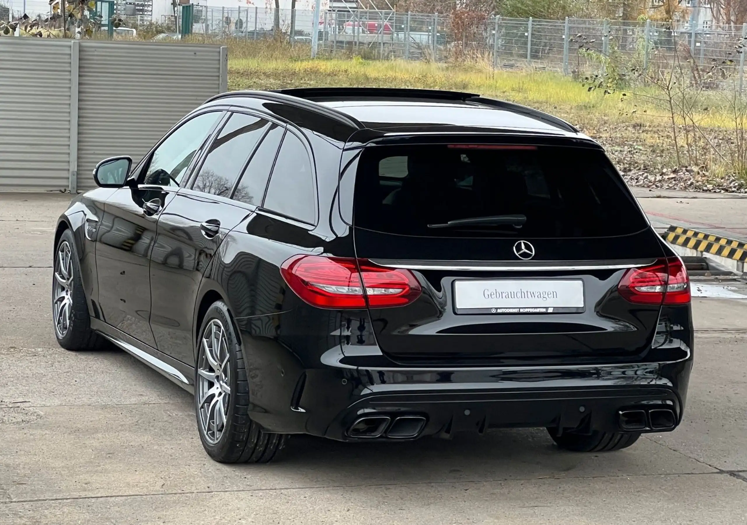 Mercedes-Benz - C 63 AMG