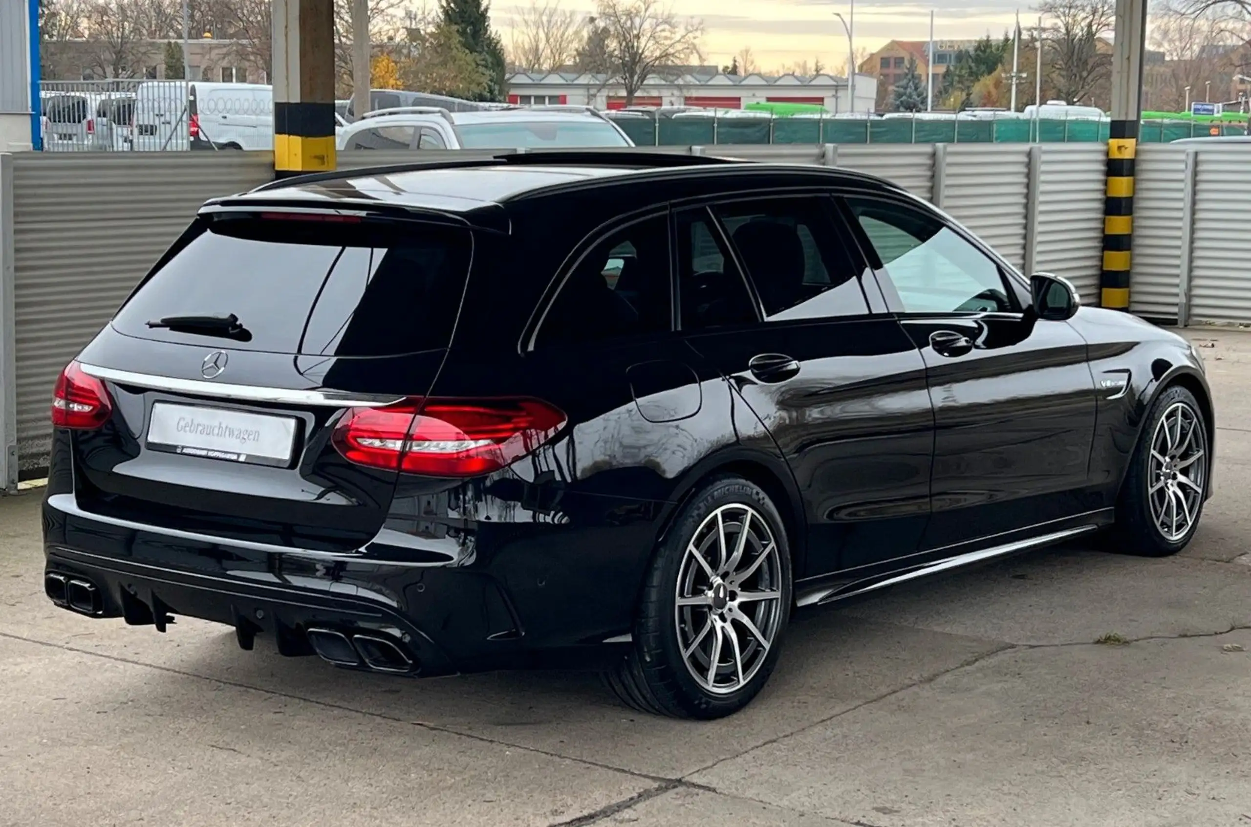 Mercedes-Benz - C 63 AMG