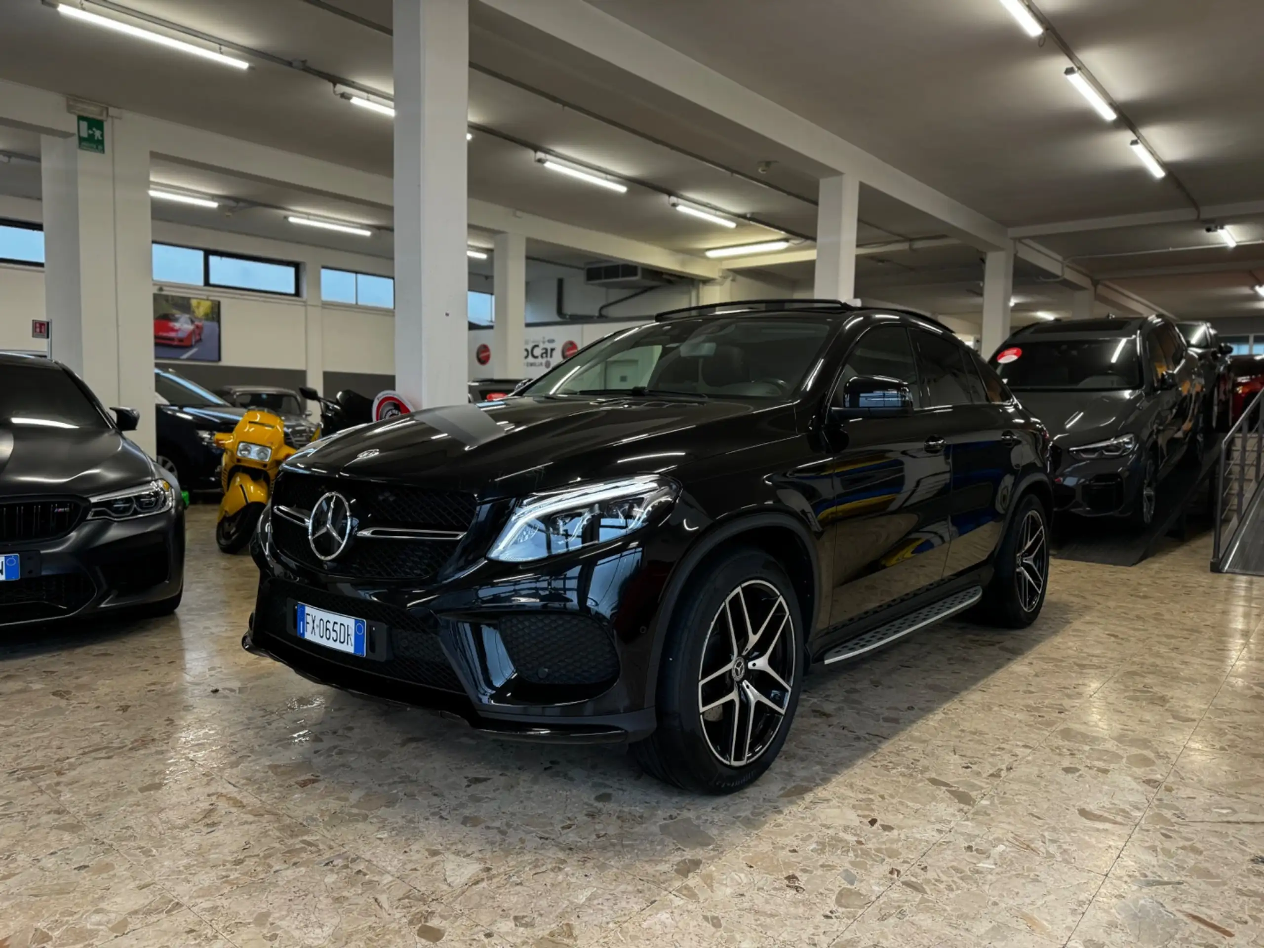 Mercedes-Benz - GLE 350