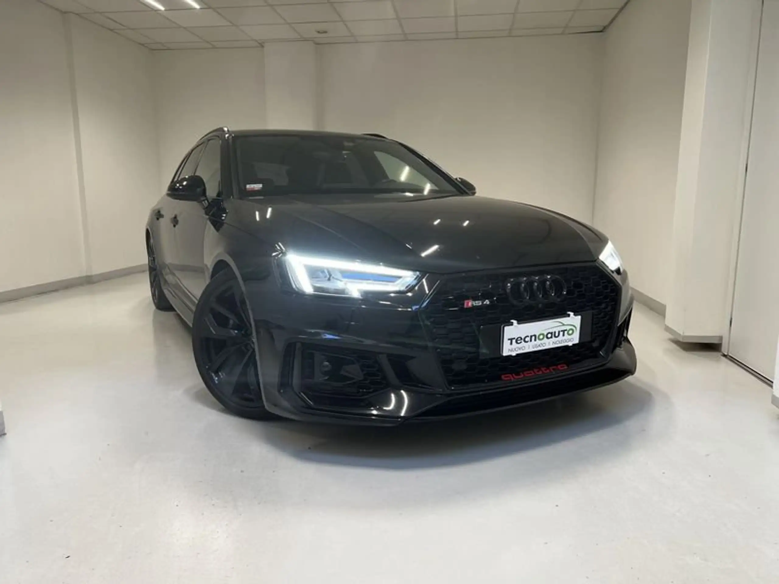 Audi - RS4