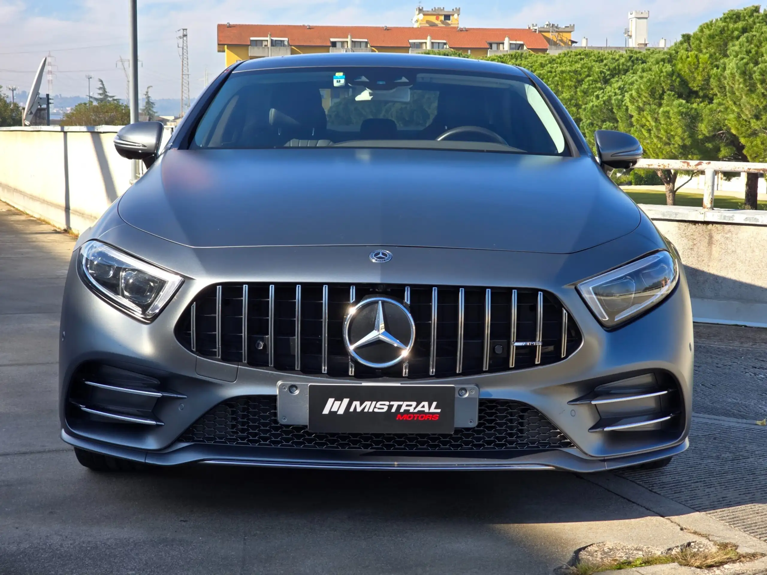 Mercedes-Benz - CLS