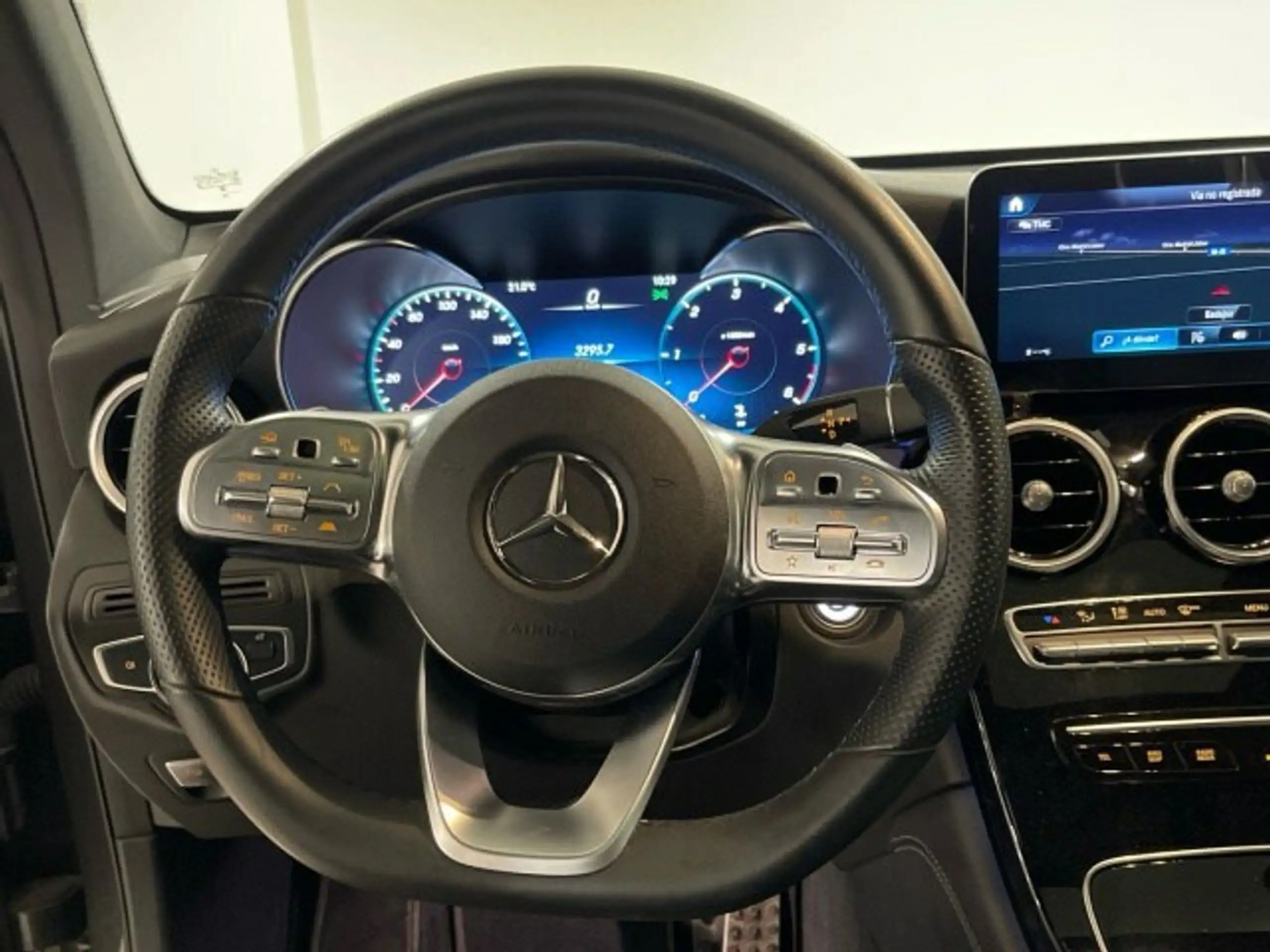 Mercedes-Benz - GLC 300