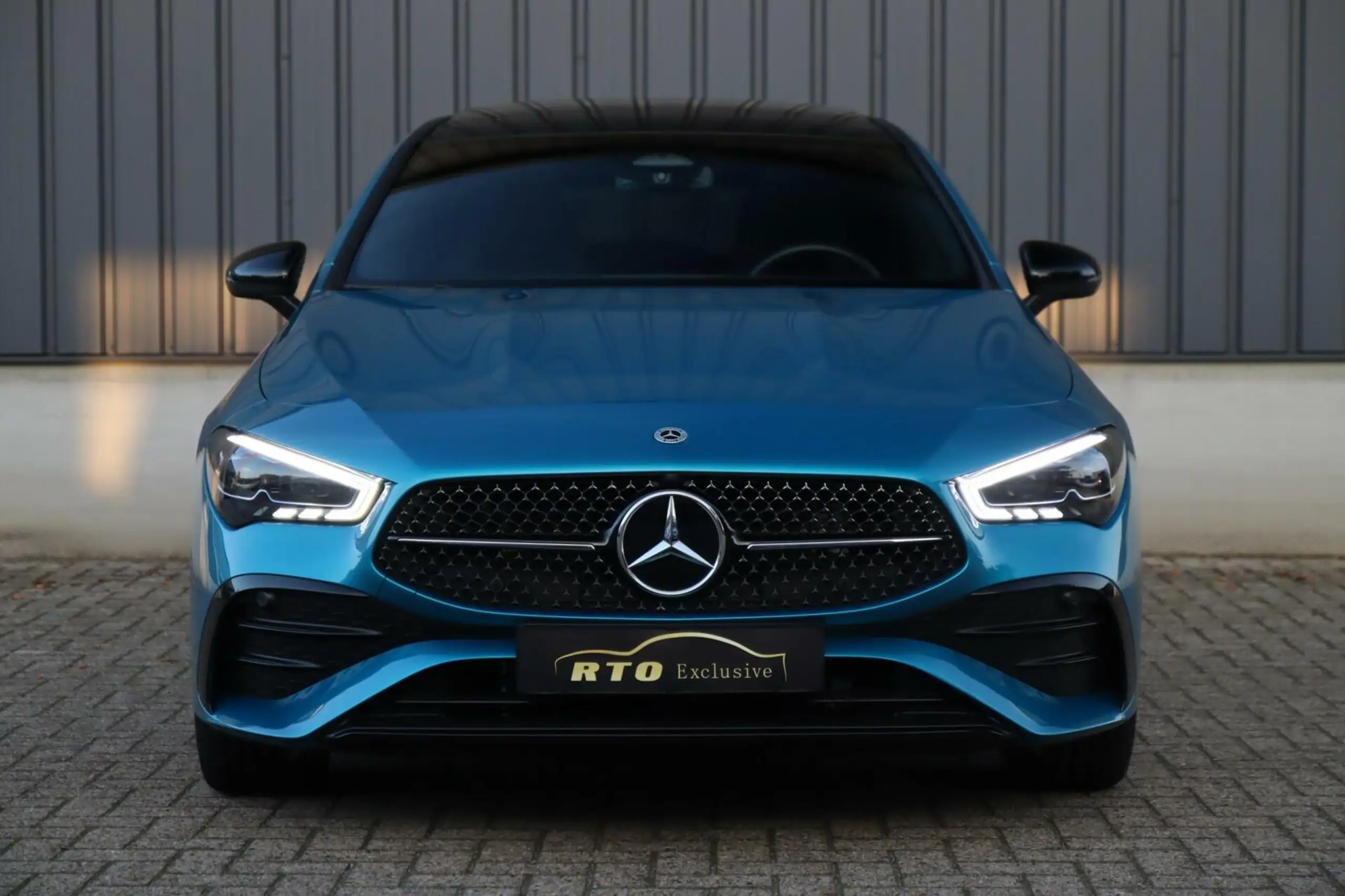 Mercedes-Benz - CLA 250