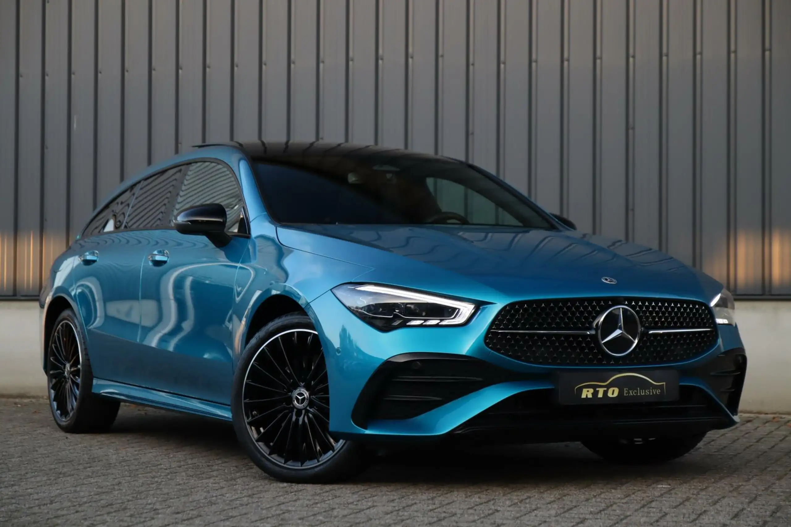 Mercedes-Benz - CLA 250