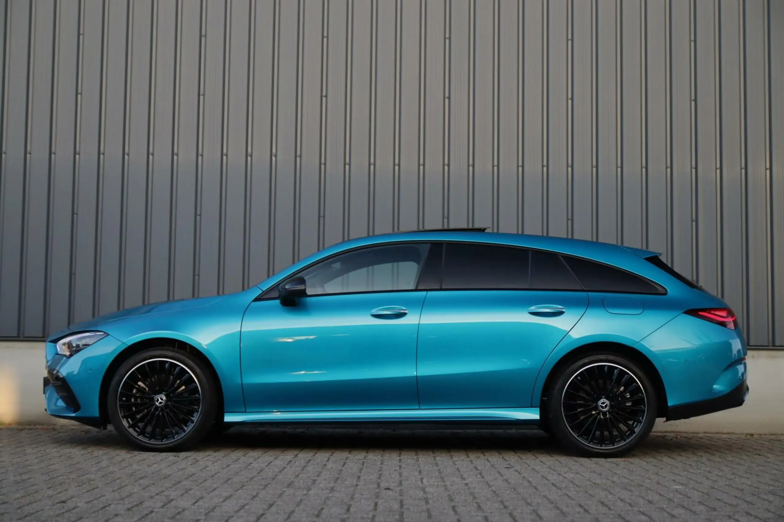 Mercedes-Benz - CLA 250