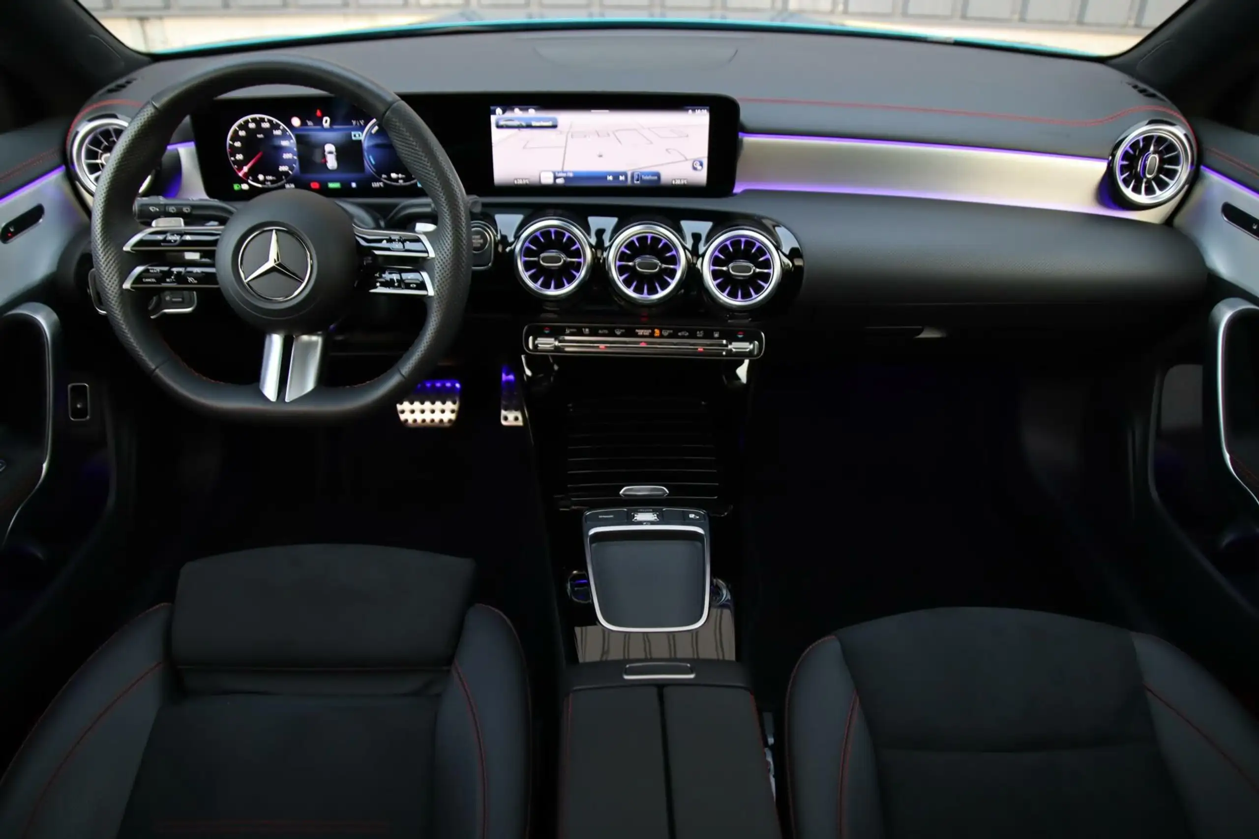 Mercedes-Benz - CLA 250