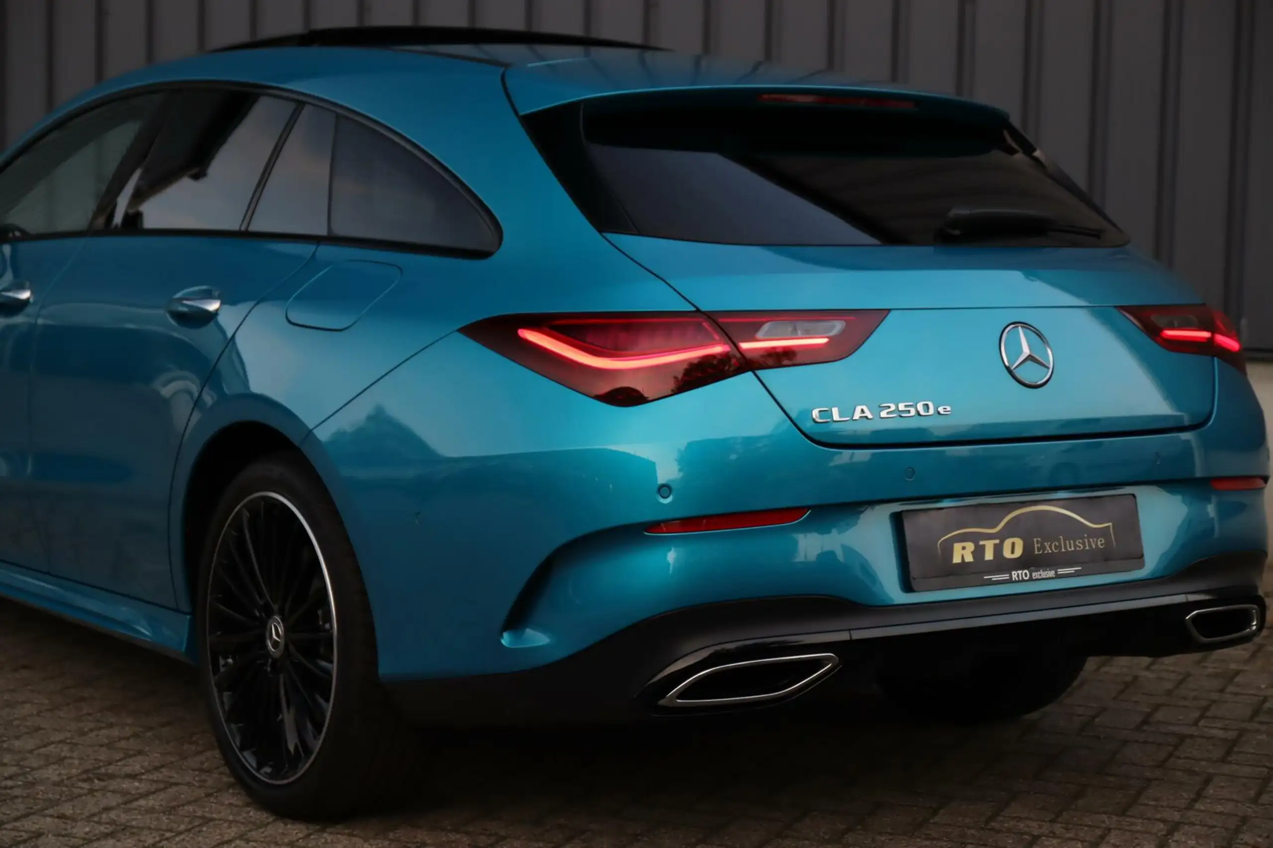 Mercedes-Benz - CLA 250