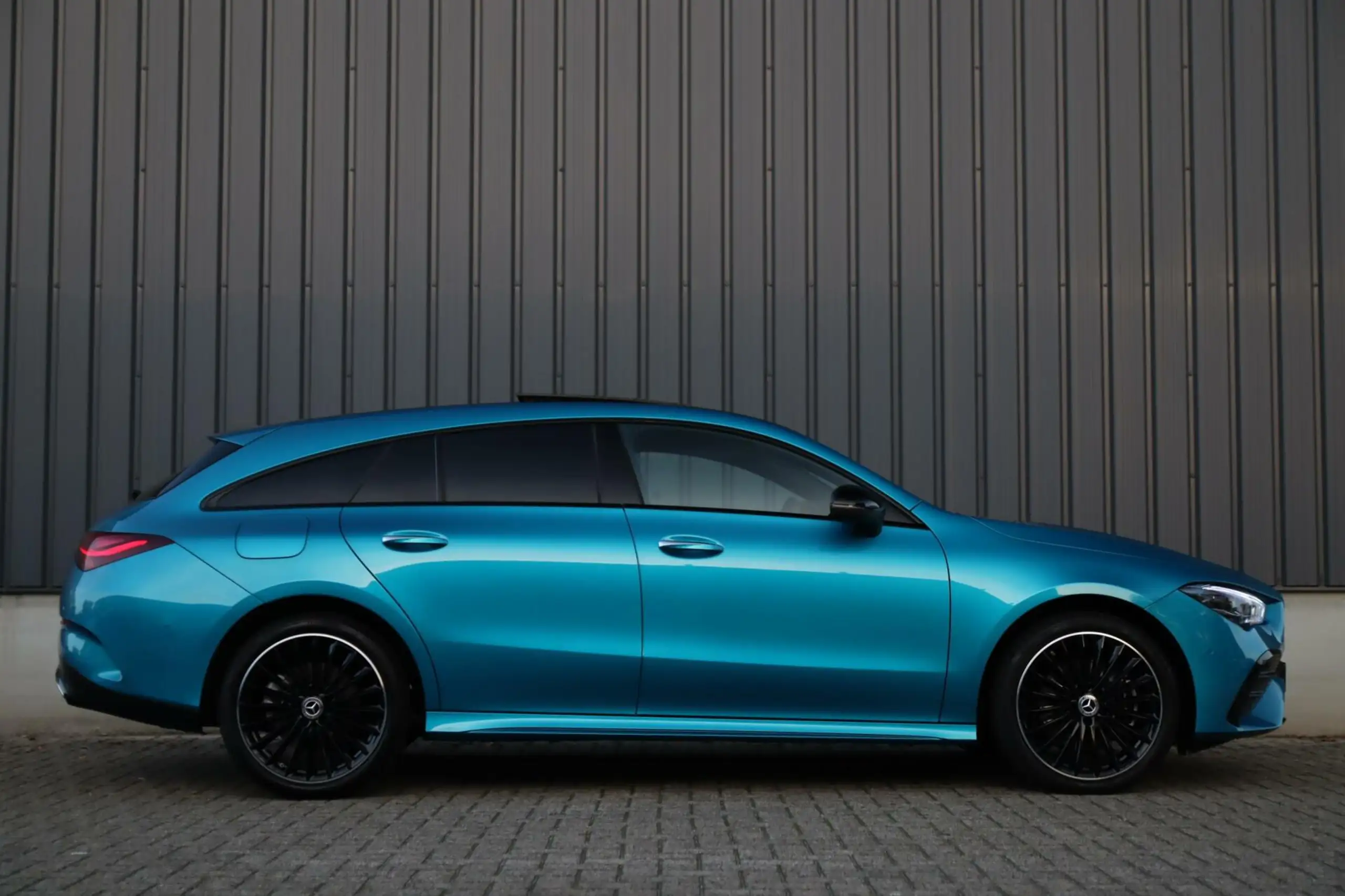 Mercedes-Benz - CLA 250