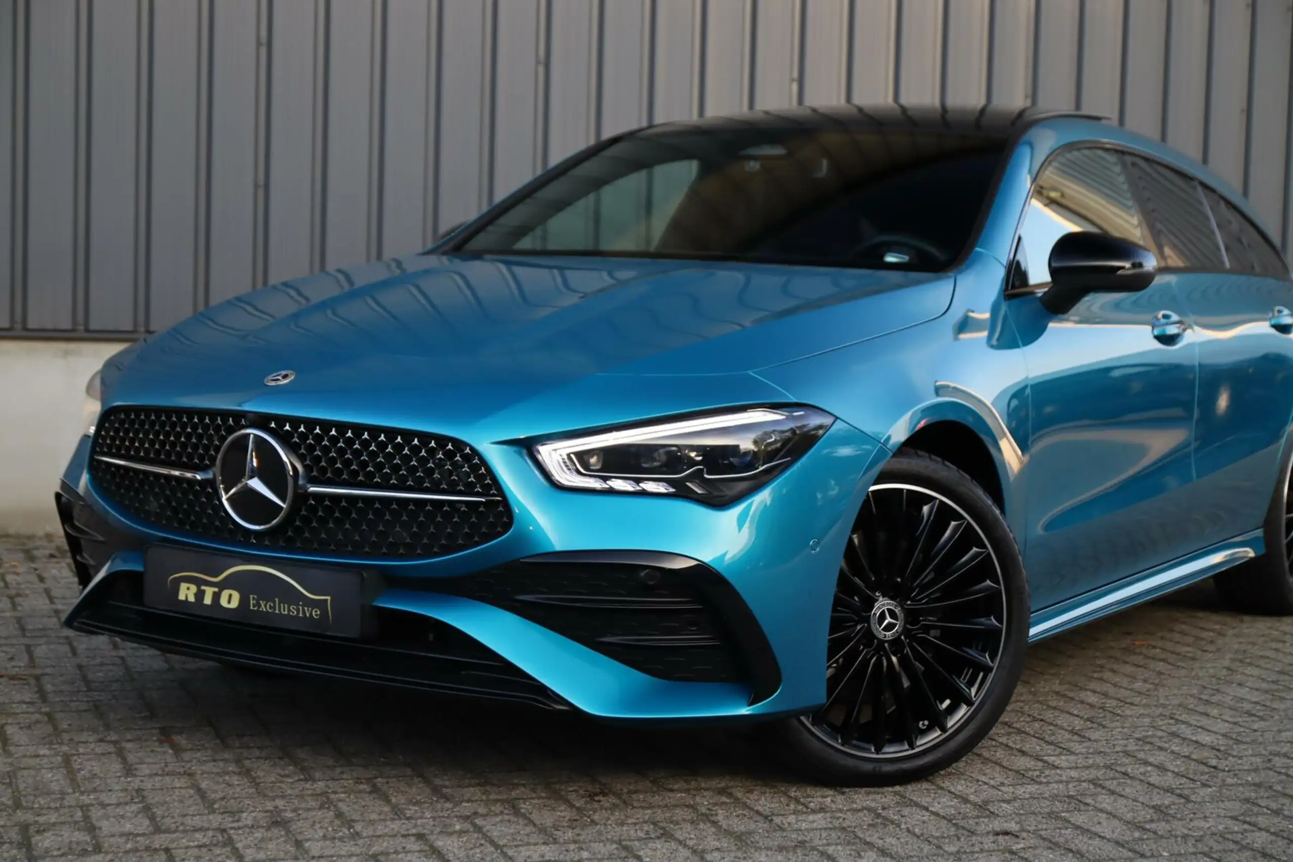 Mercedes-Benz - CLA 250