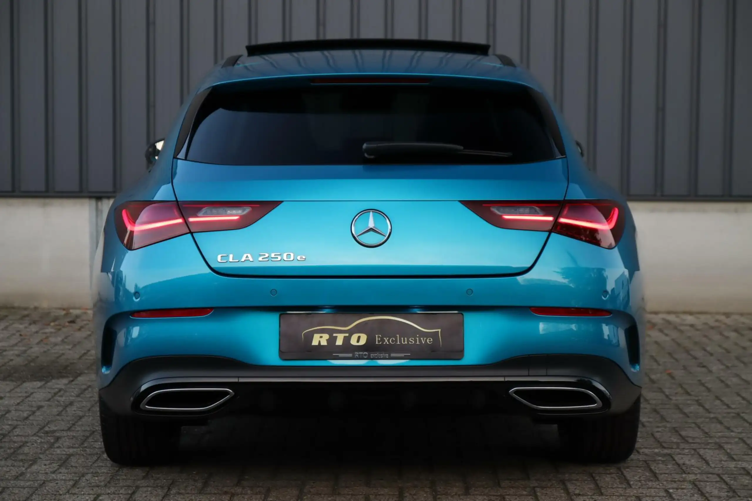 Mercedes-Benz - CLA 250