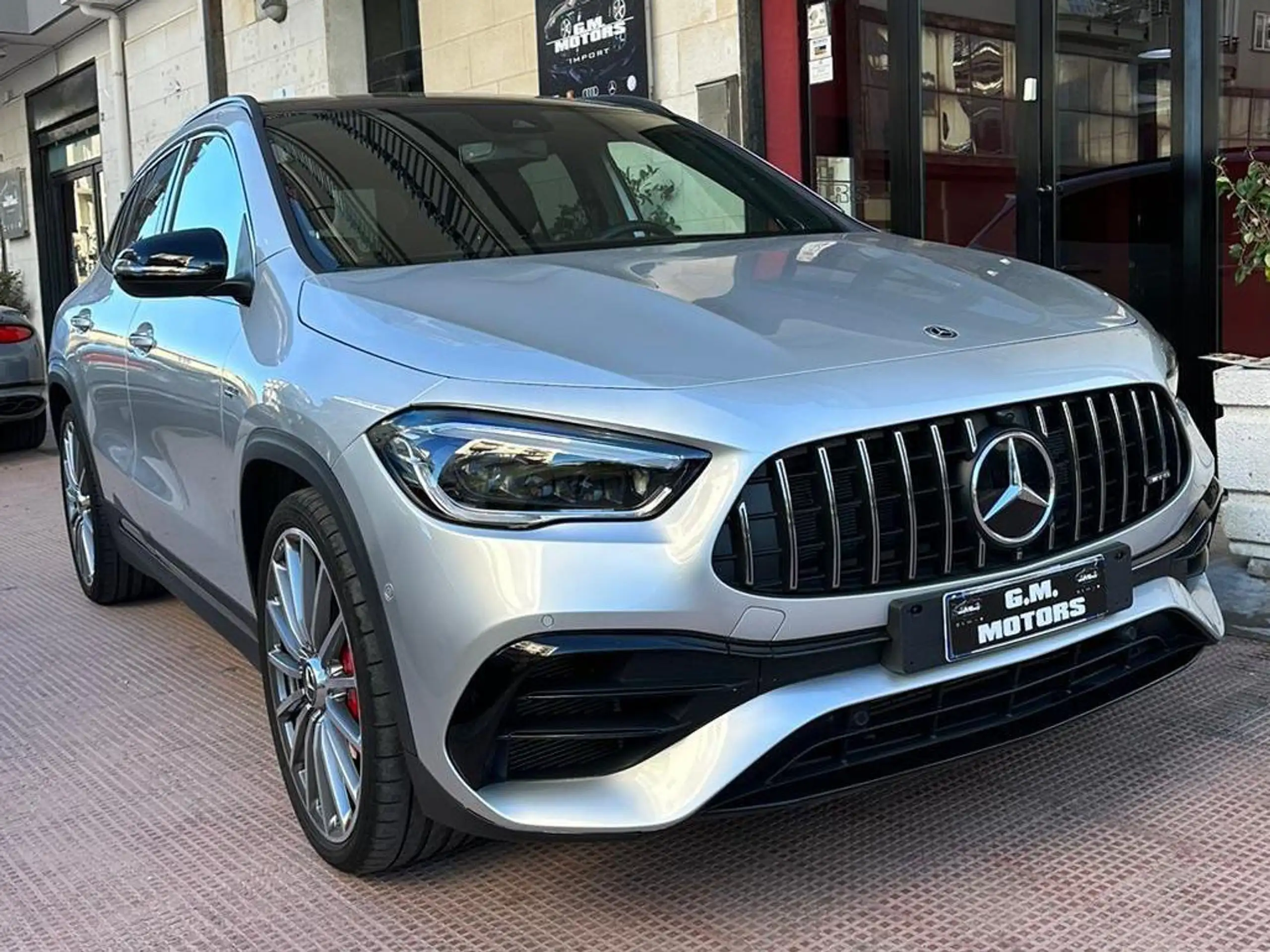 Mercedes-Benz - GLA 45 AMG